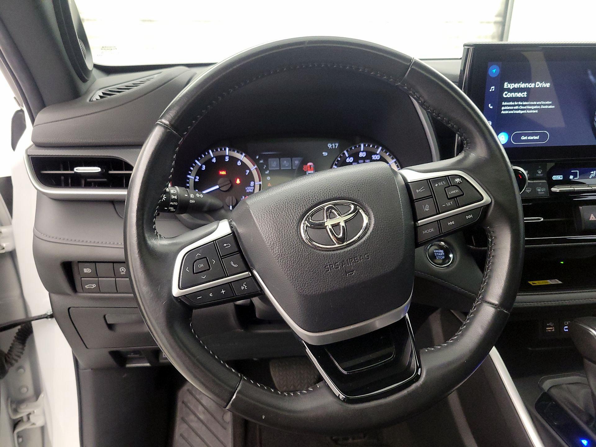 Thumbnail: 2023 Toyota Highlander - 10