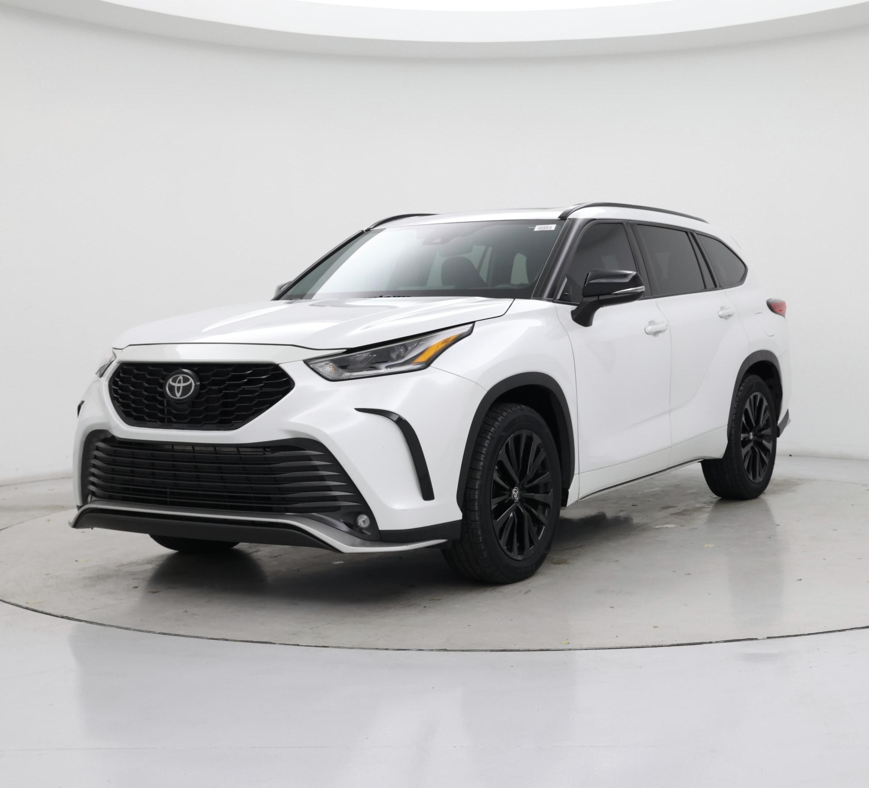 Thumbnail: 2023 Toyota Highlander - 4