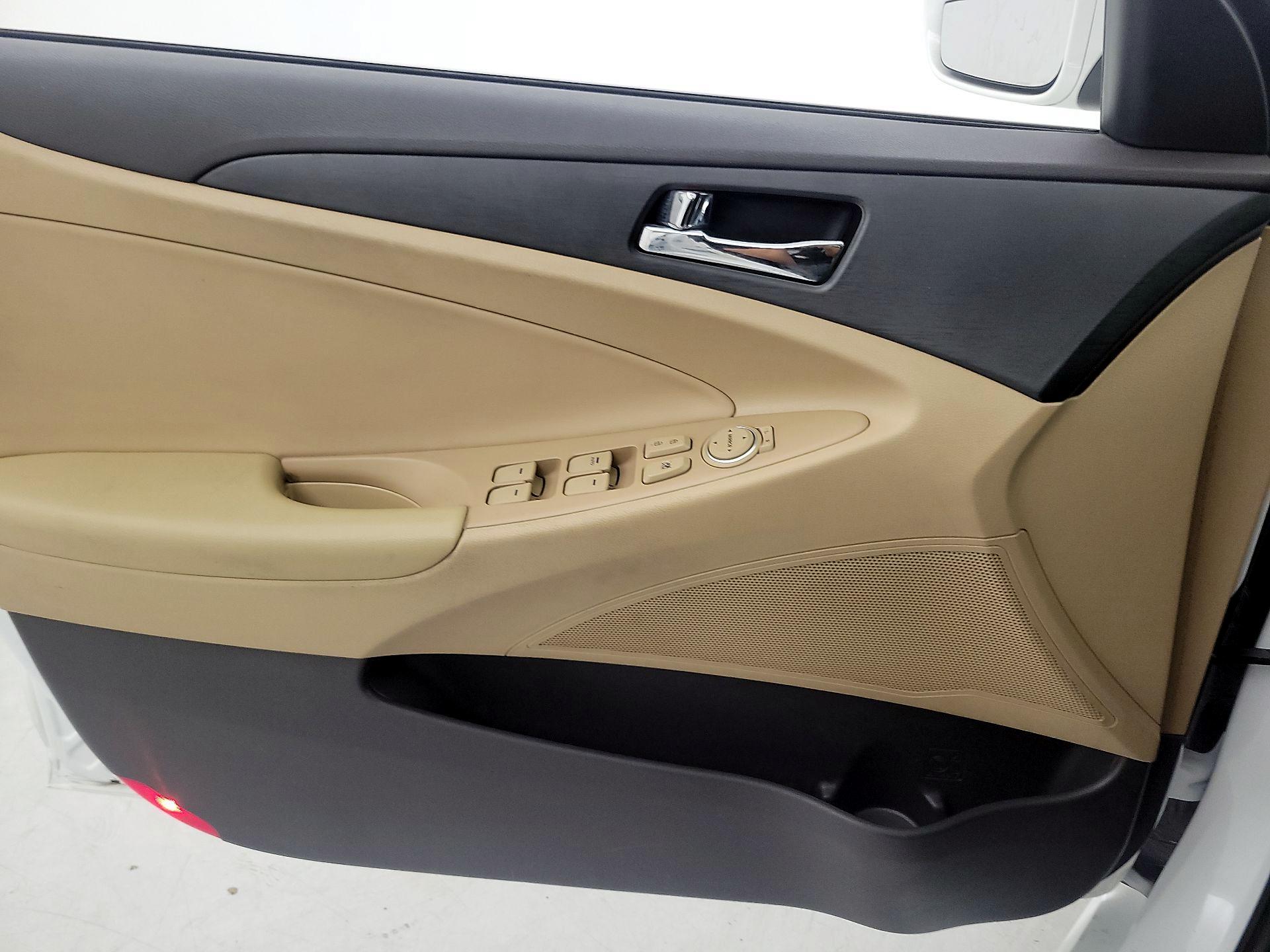 Thumbnail: 2014 Hyundai Sonata - 12