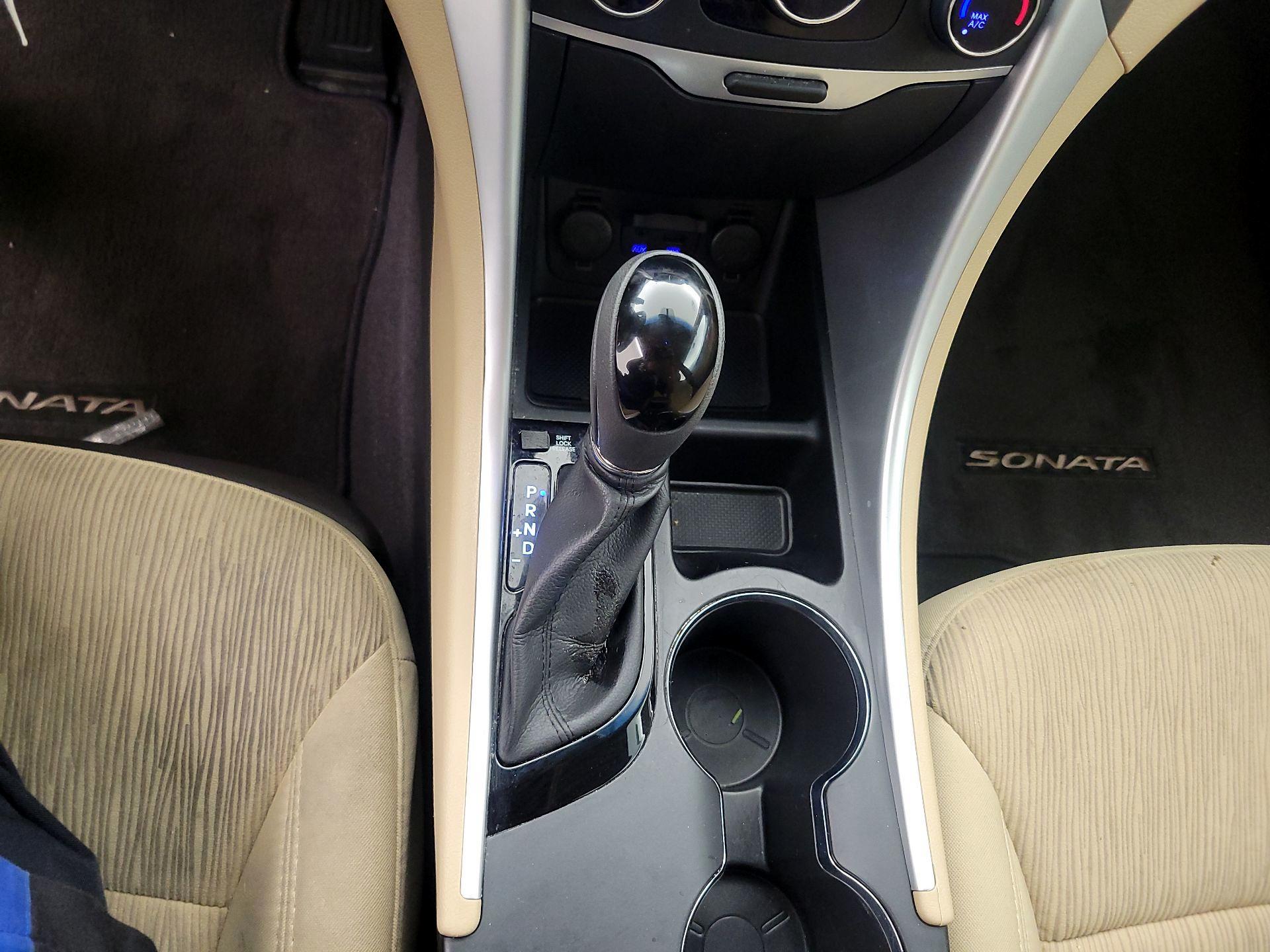 Thumbnail: 2014 Hyundai Sonata - 17