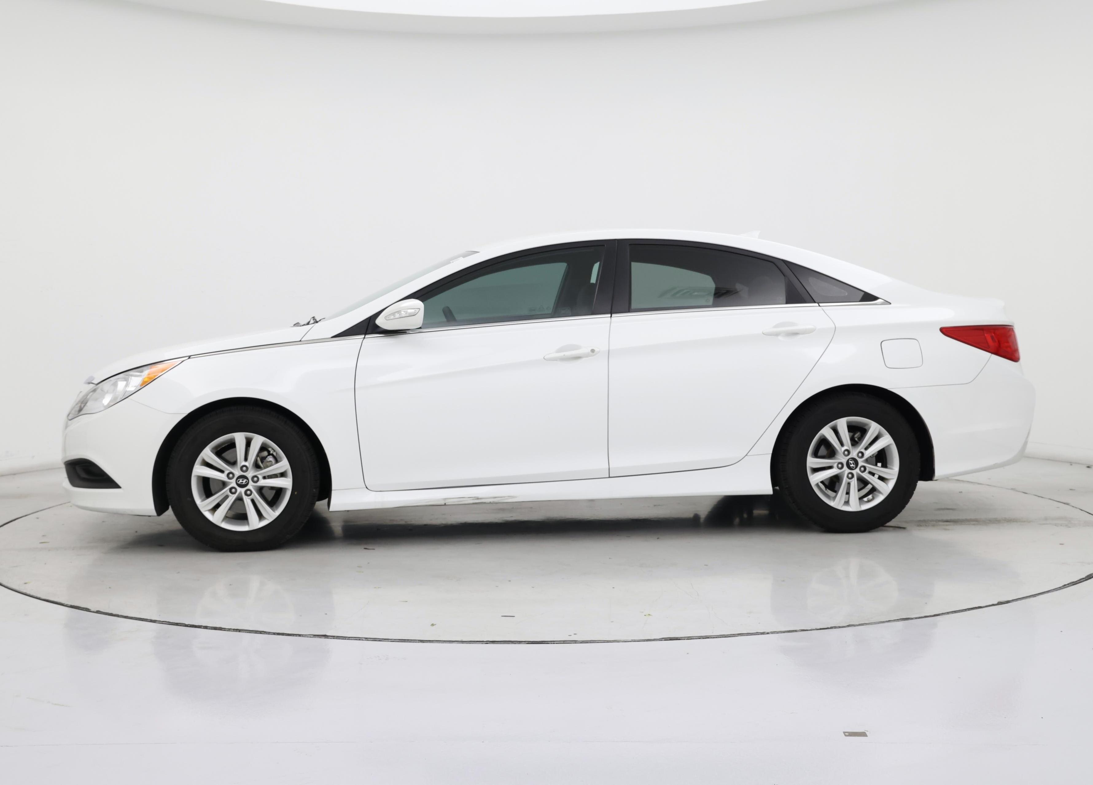 Thumbnail: 2014 Hyundai Sonata - 3