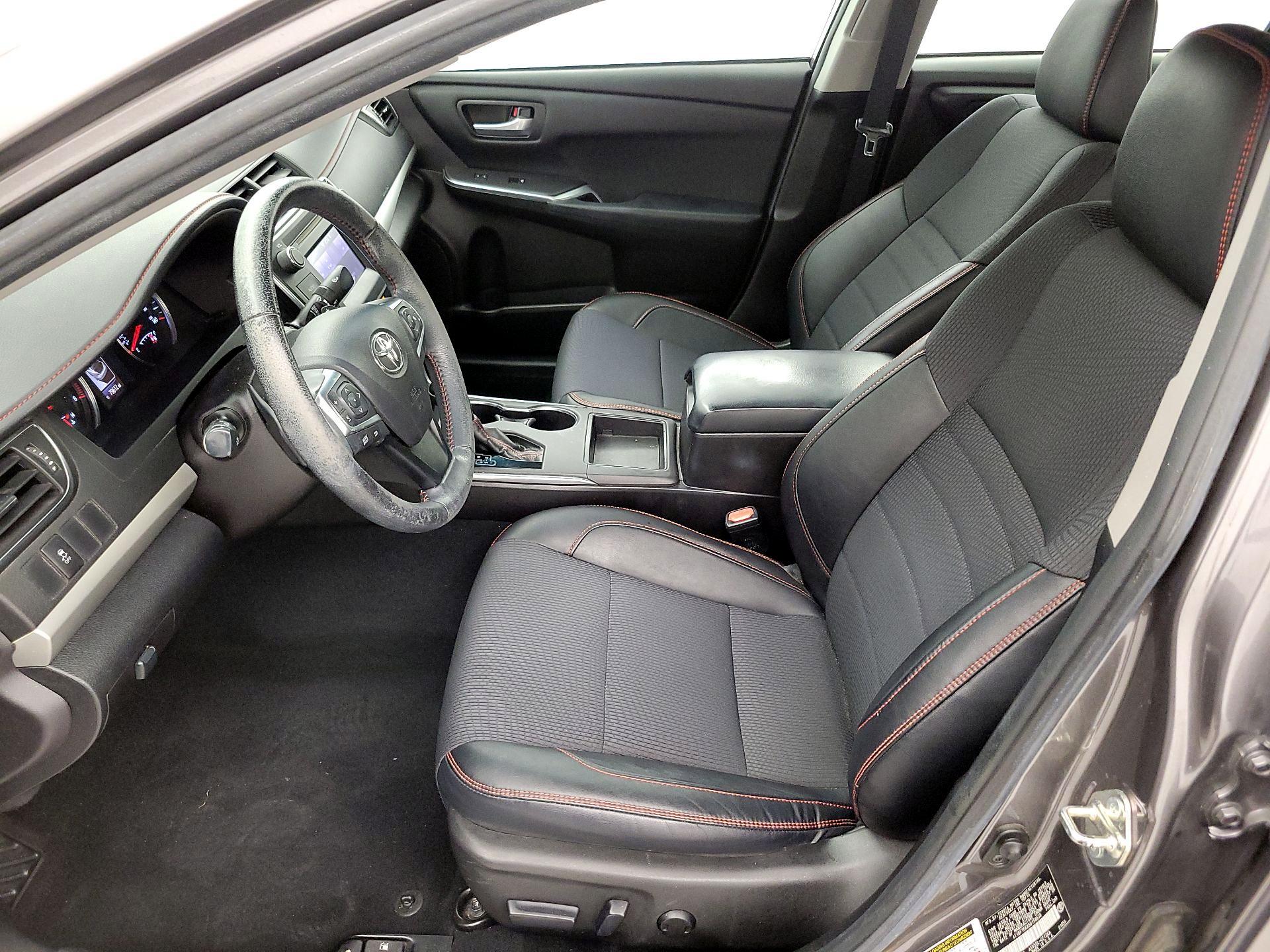 Thumbnail: 2016 Toyota Camry - 11