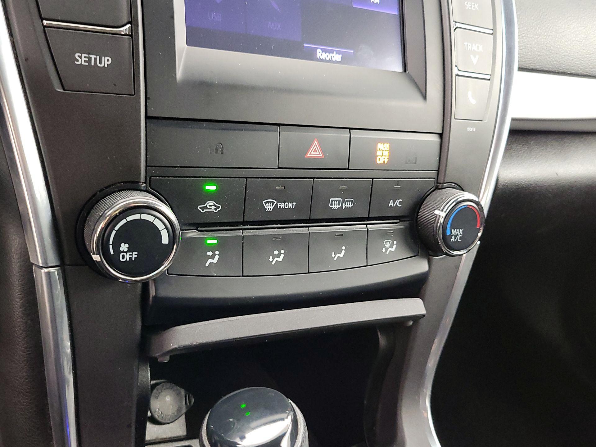 Thumbnail: 2016 Toyota Camry - 15