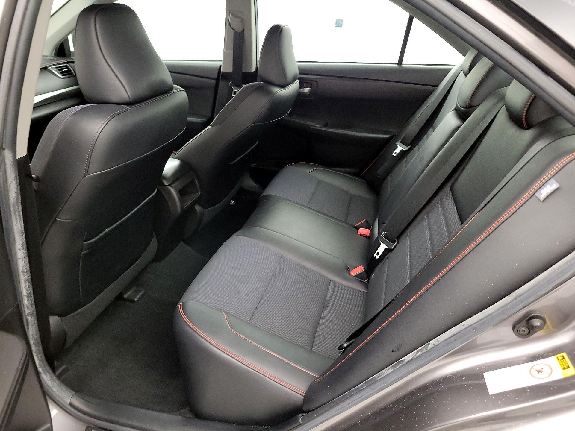 Thumbnail: 2016 Toyota Camry - 17