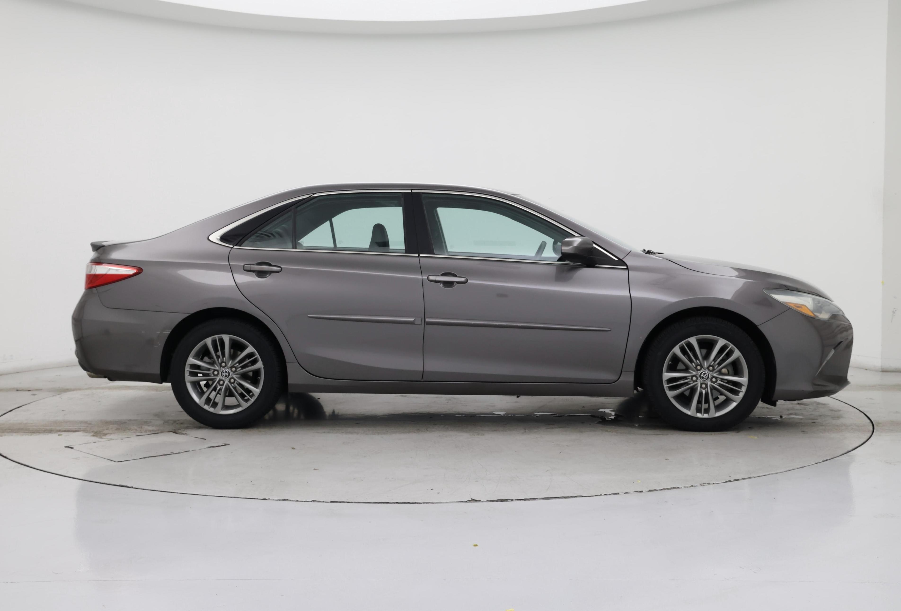 Thumbnail: 2016 Toyota Camry - 7