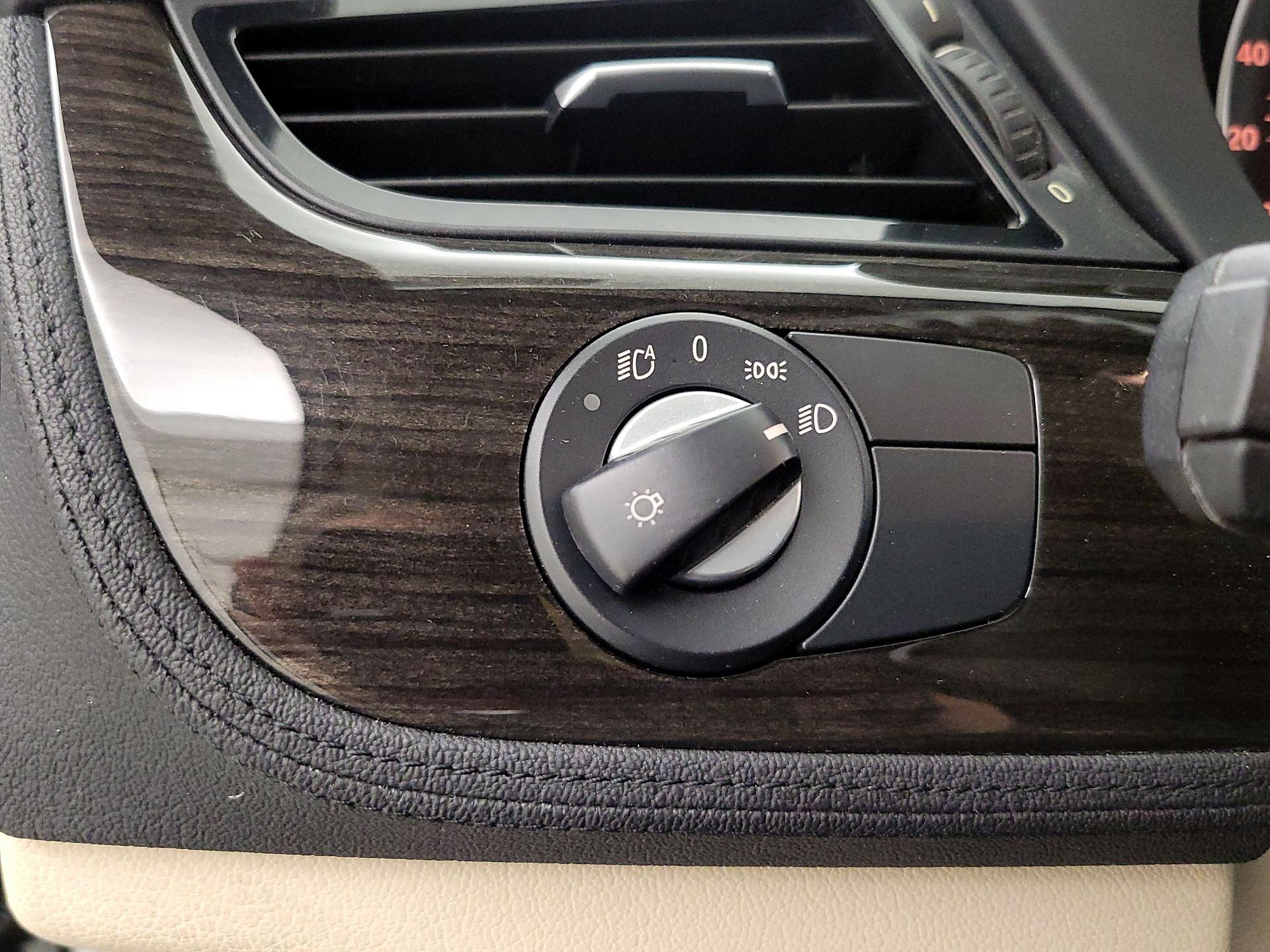 Thumbnail: 2016 BMW Z4 - 13