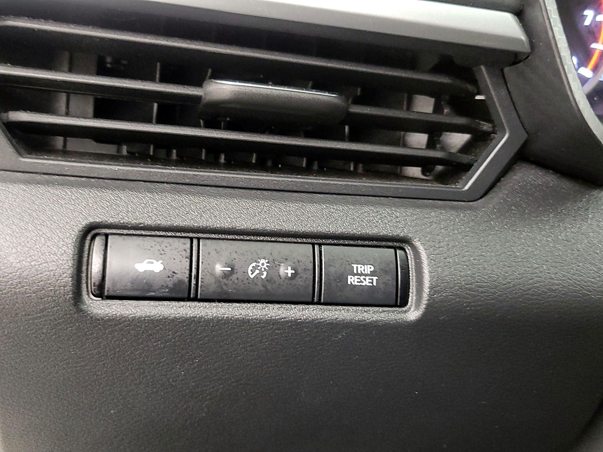 Thumbnail: 2019 Nissan Altima - 13