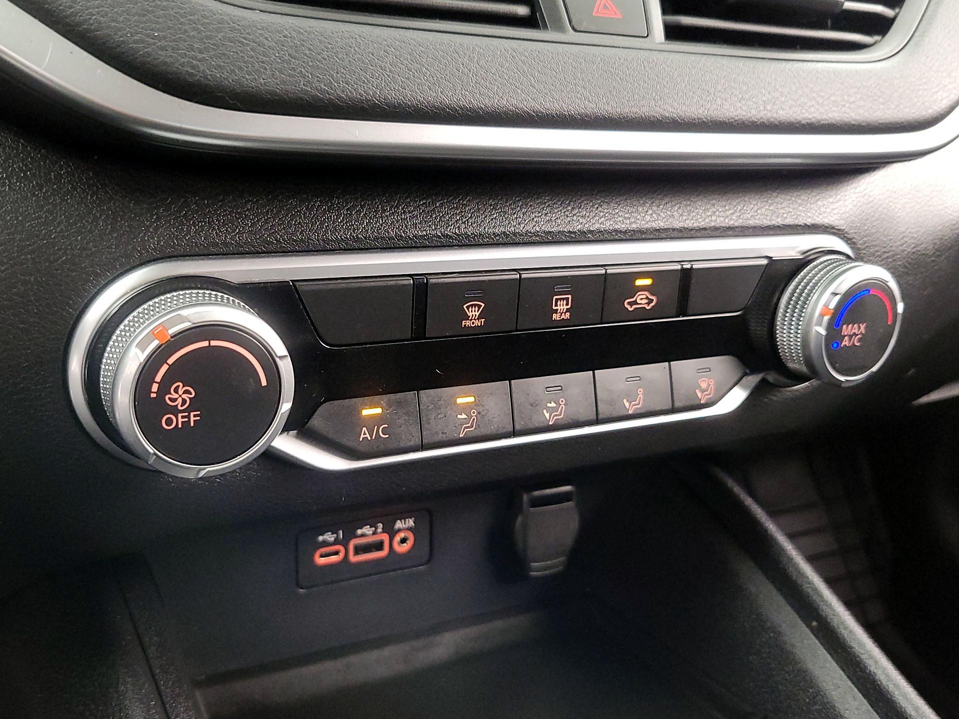Thumbnail: 2019 Nissan Altima - 16