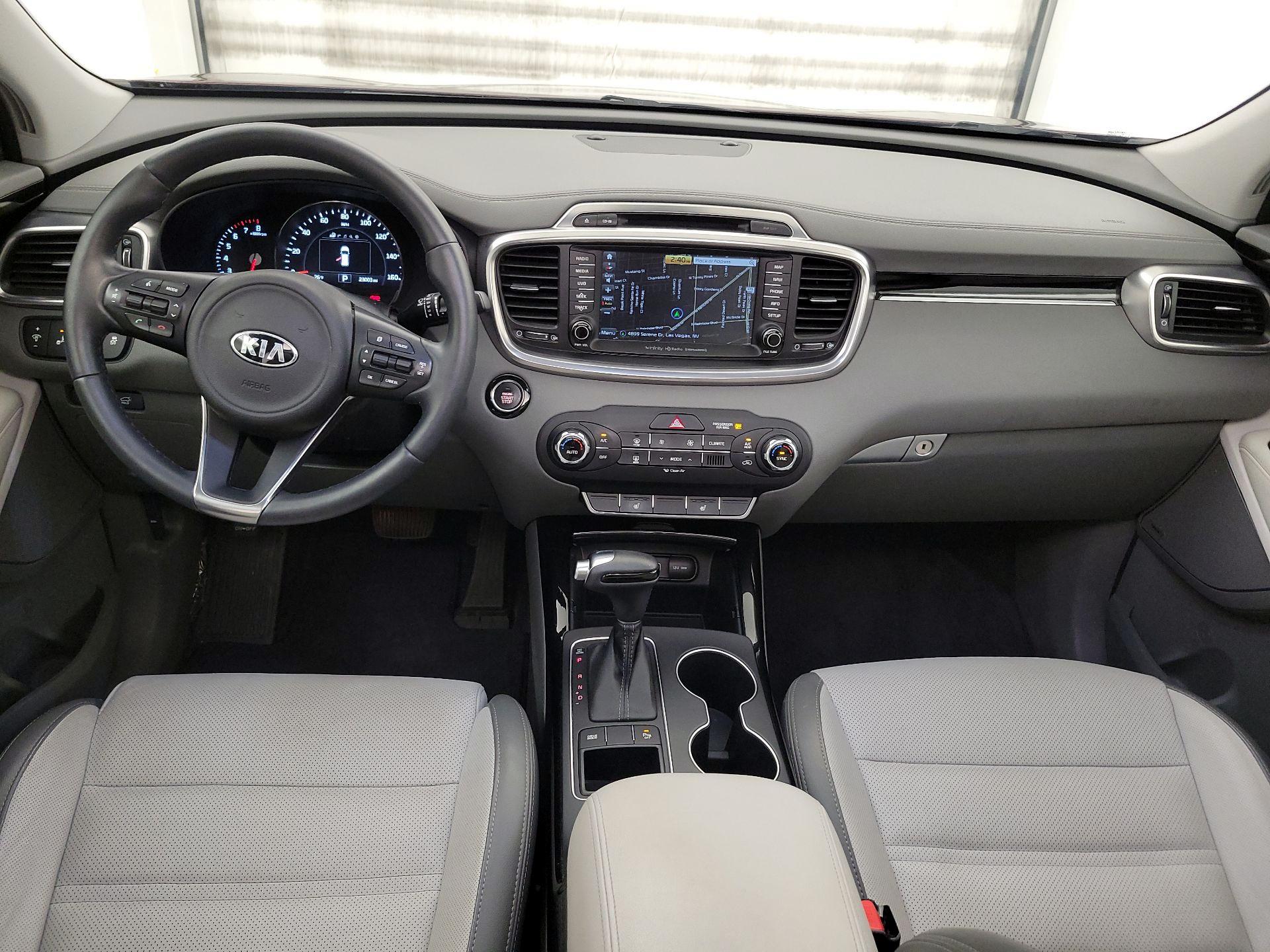Thumbnail: 2017 Kia Sorento - 9