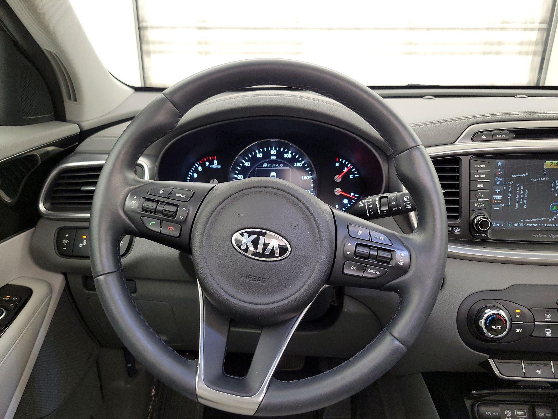 Thumbnail: 2017 Kia Sorento - 10