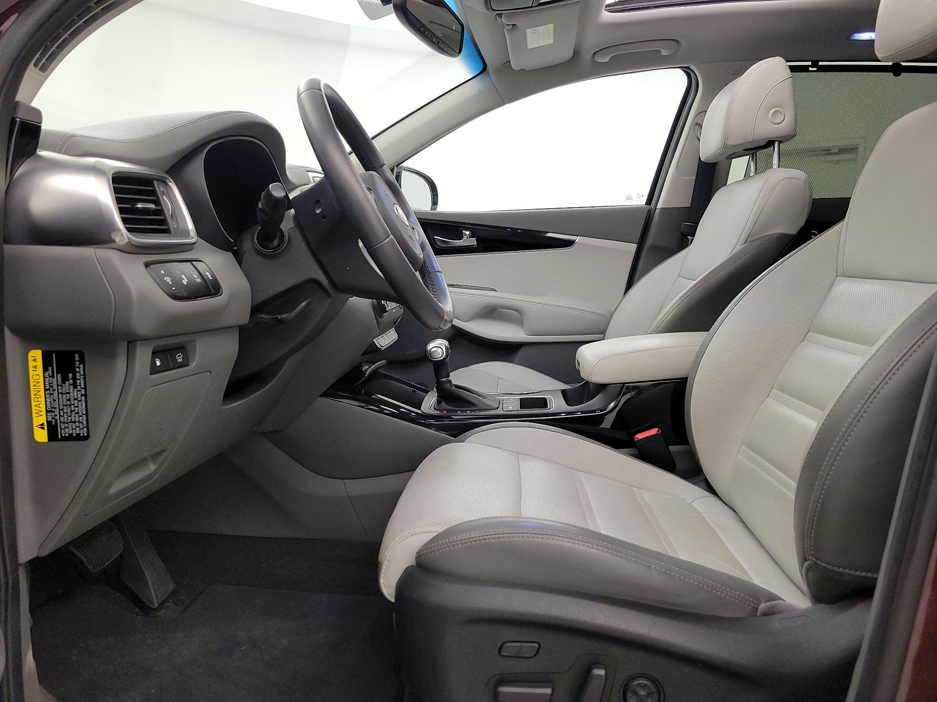 Thumbnail: 2017 Kia Sorento - 11