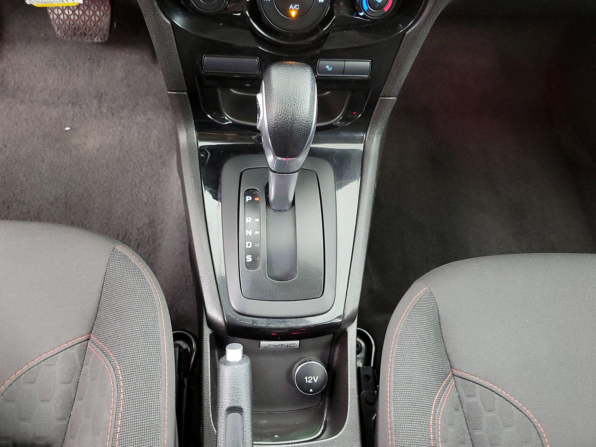 Thumbnail: 2015 Ford Fiesta - 16