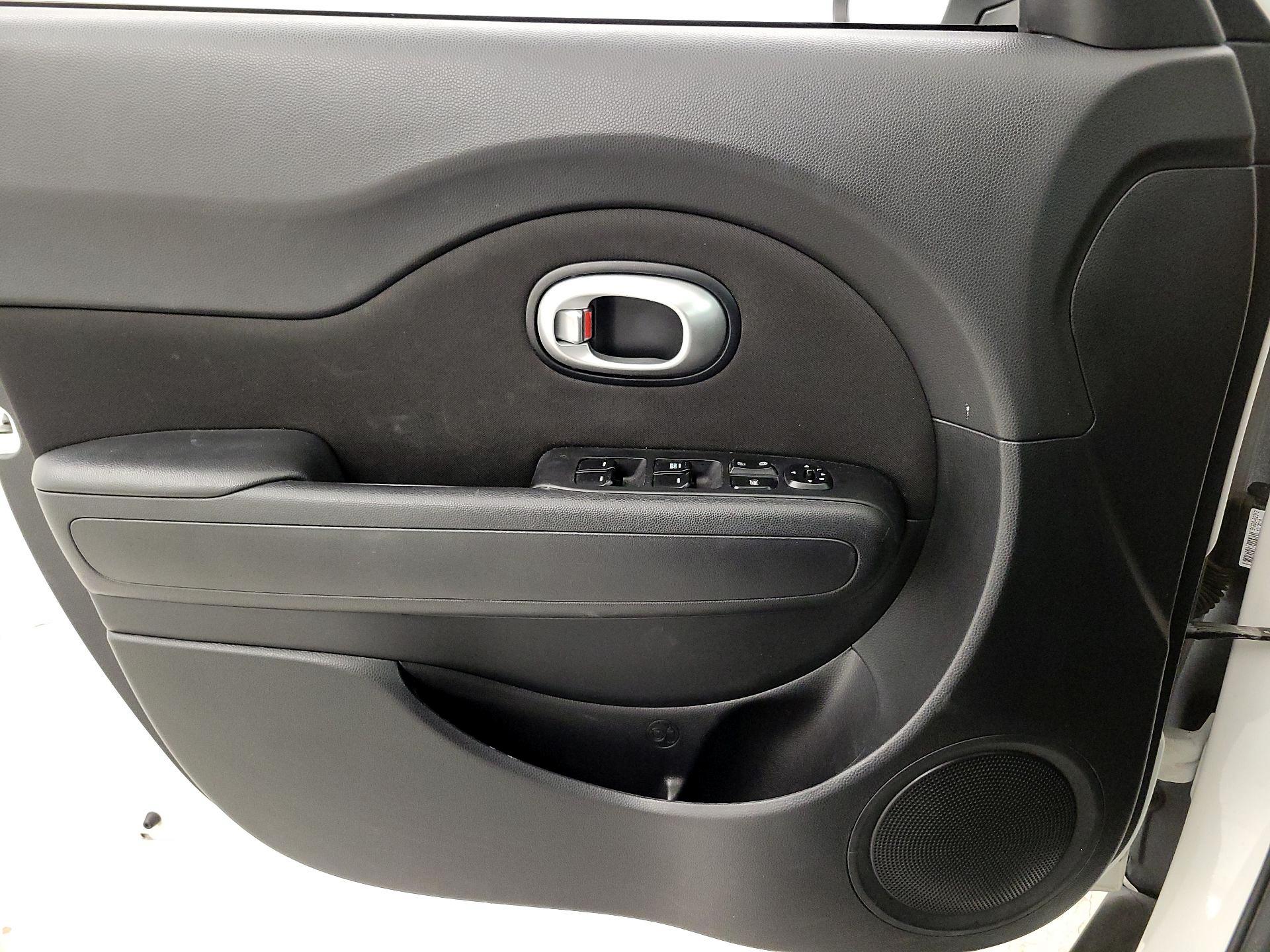 Thumbnail: 2016 Kia Soul - 12