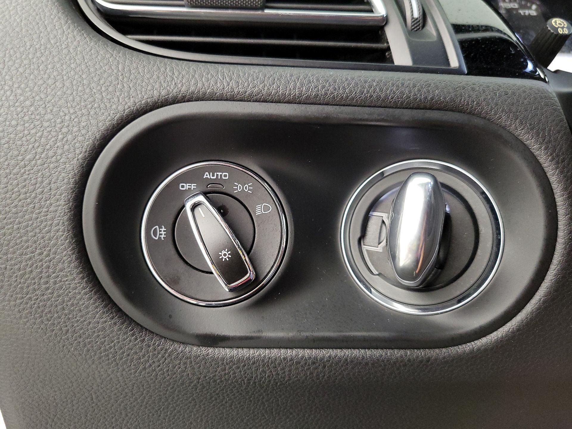 Thumbnail: 2019 Porsche Macan - 13