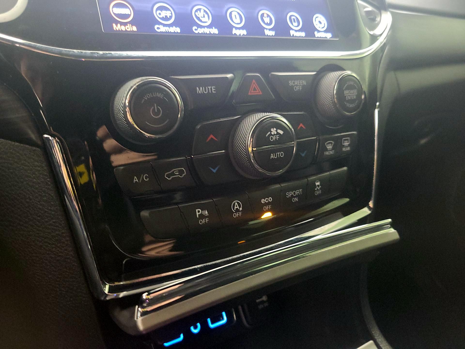 Thumbnail: 2020 Jeep Grand Cherokee - 17