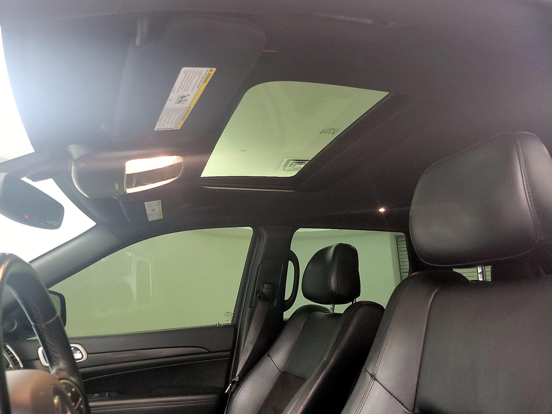 Thumbnail: 2020 Jeep Grand Cherokee - 20