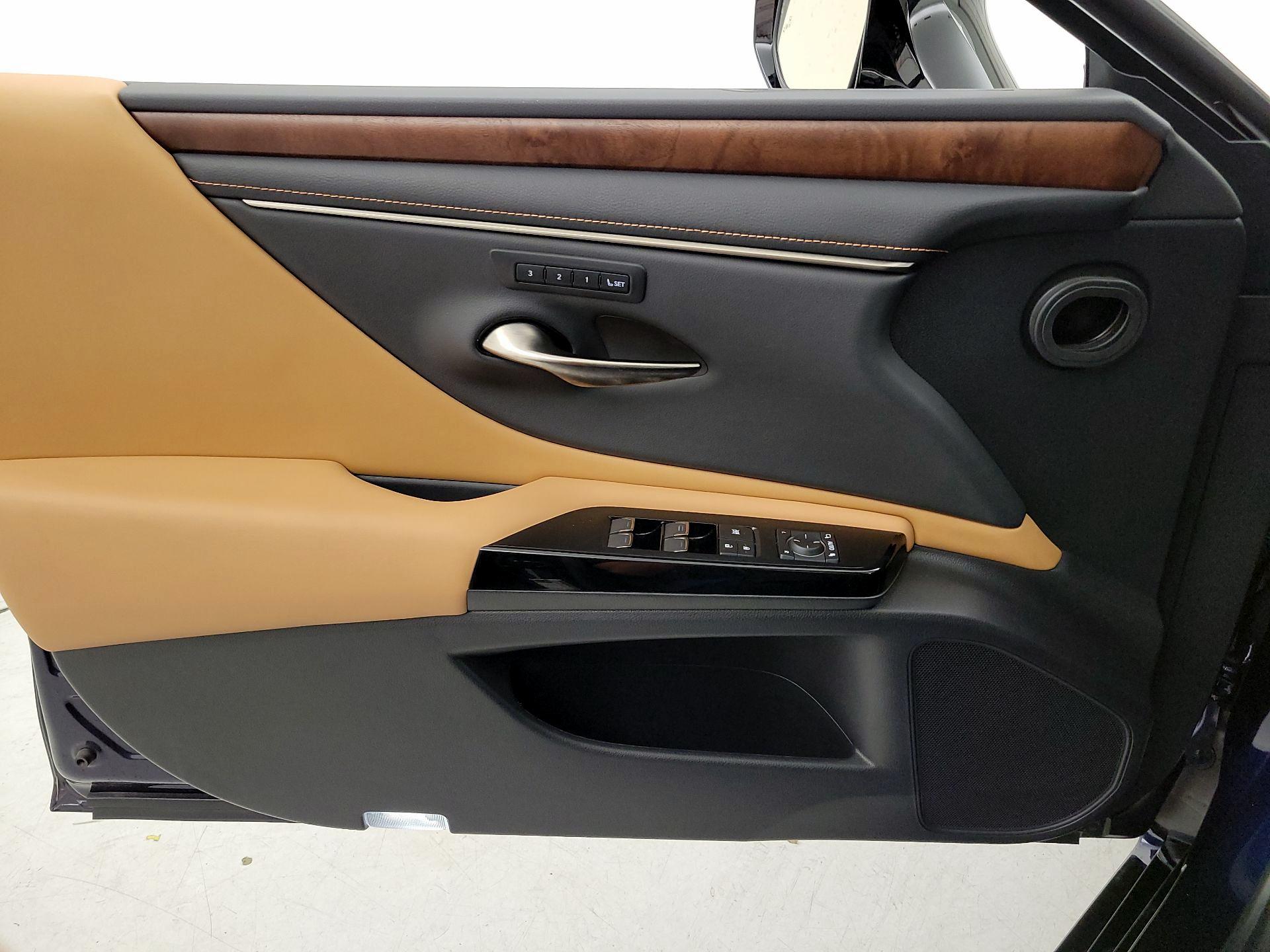 Thumbnail: 2023 Lexus ES - 12