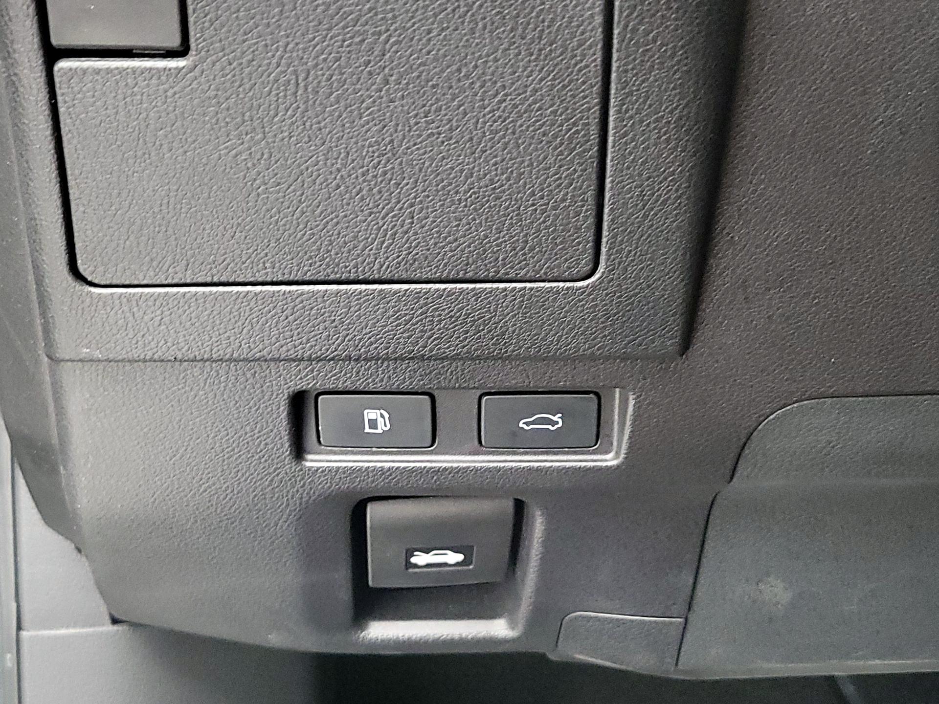 Thumbnail: 2023 Lexus ES - 13