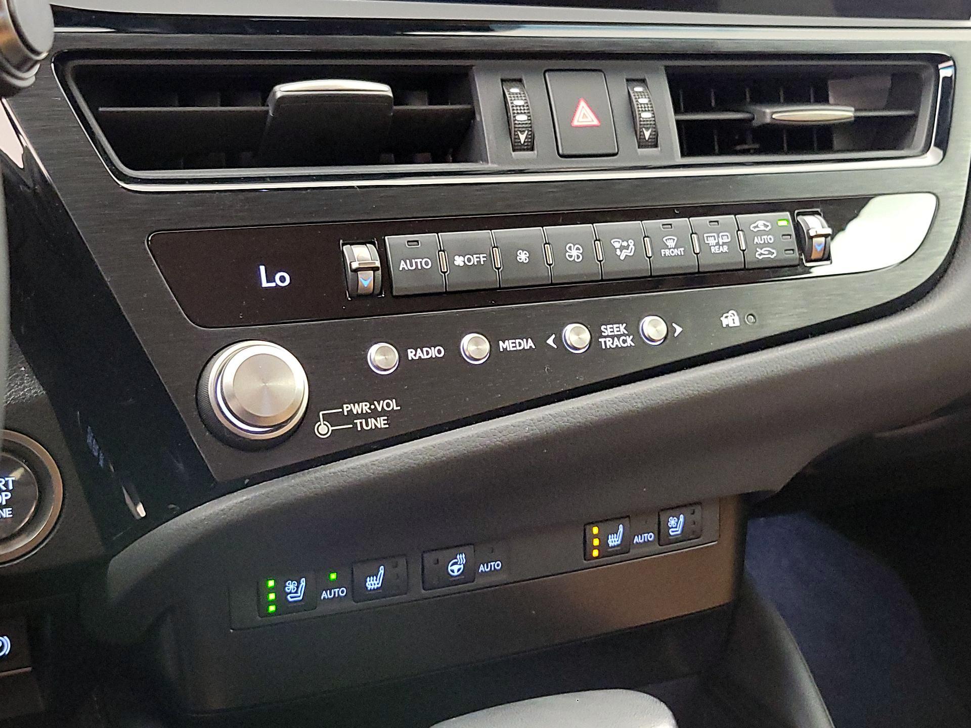 Thumbnail: 2023 Lexus ES - 16