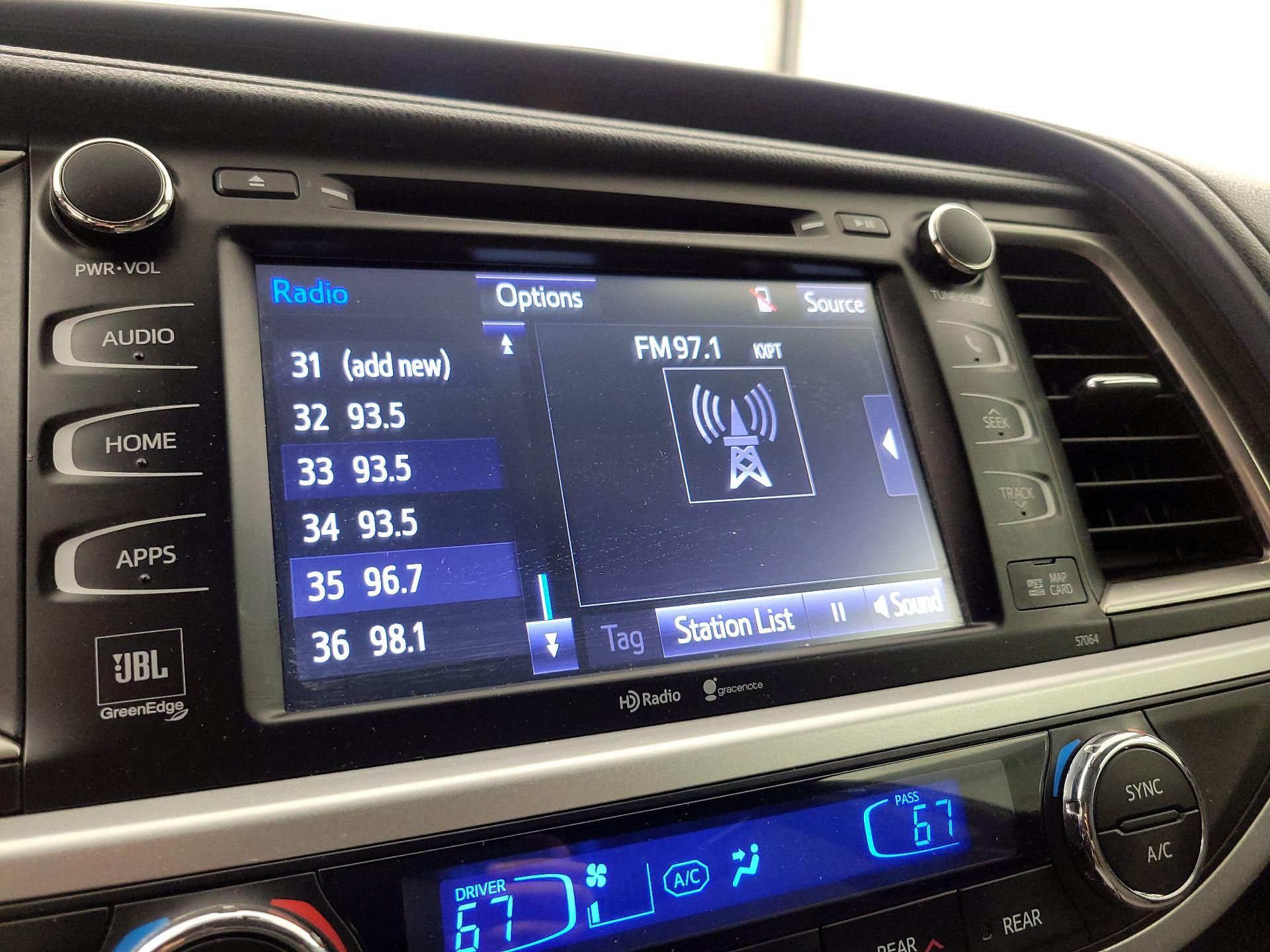 Thumbnail: 2015 Toyota Highlander - 15