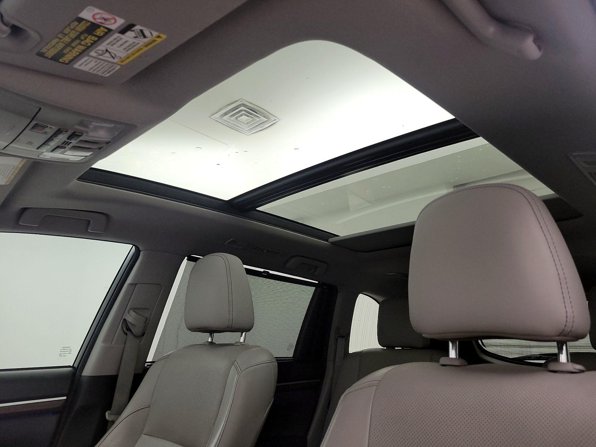 Thumbnail: 2015 Toyota Highlander - 19