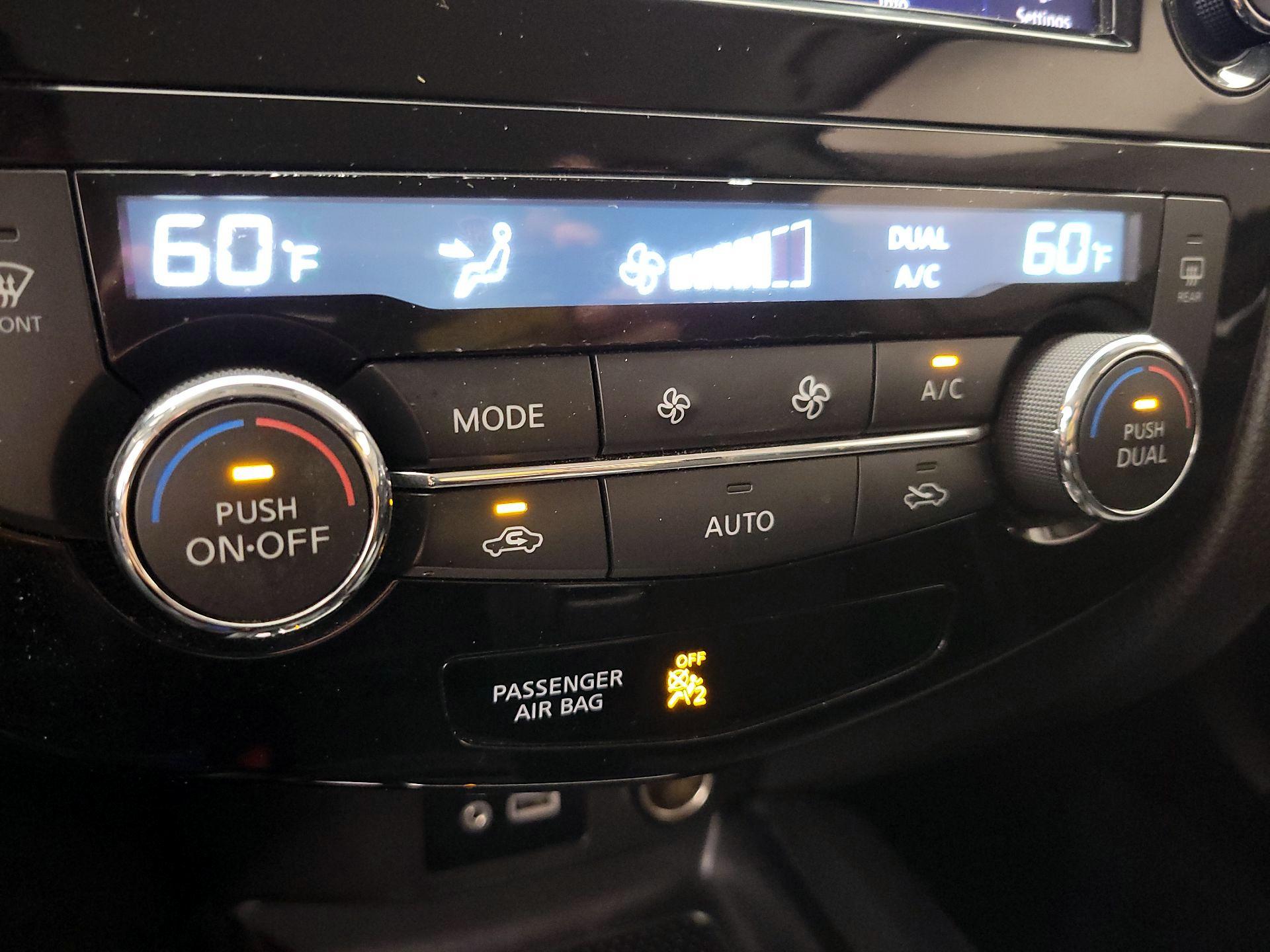 Thumbnail: 2020 Nissan Rogue Sport - 16