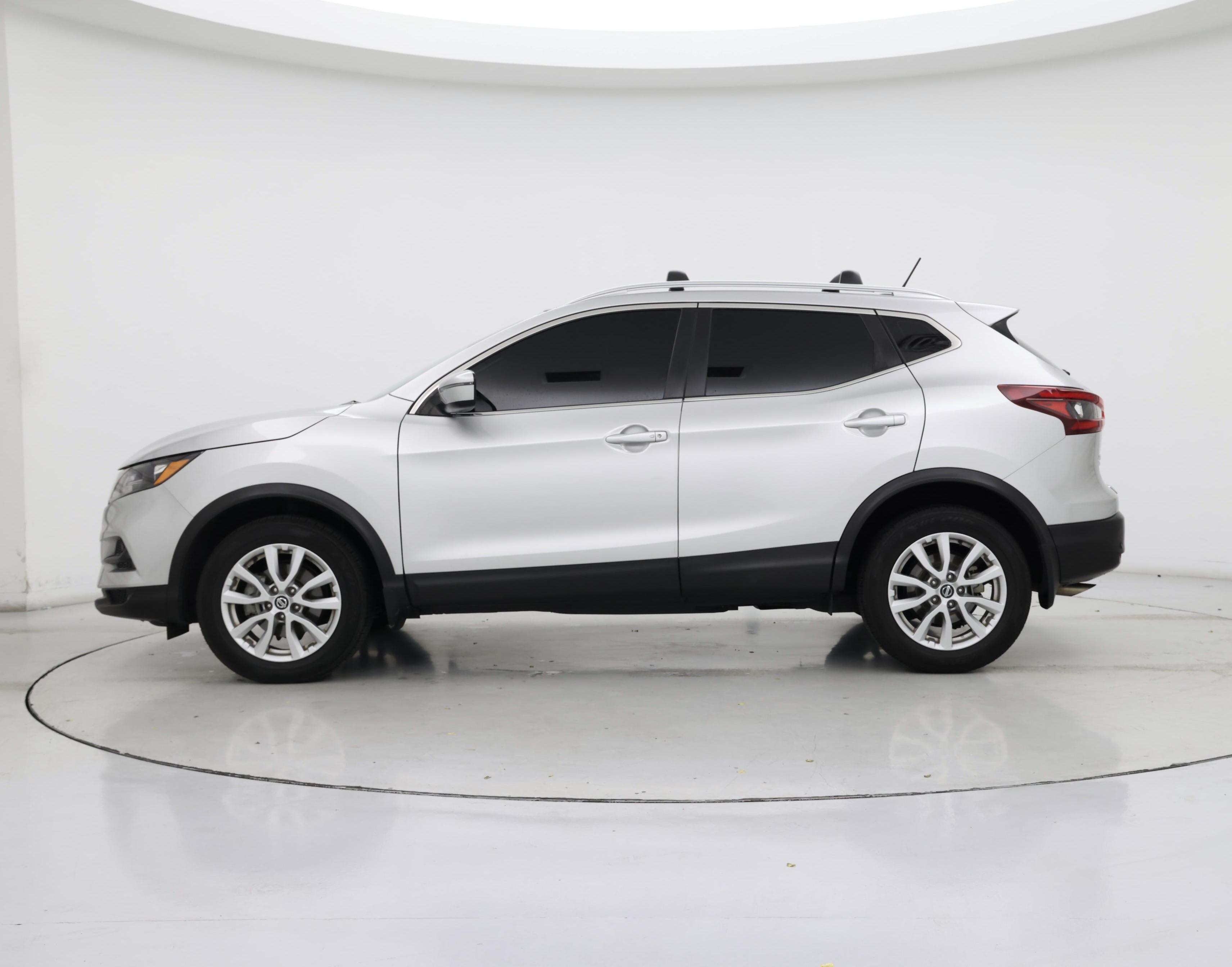 Thumbnail: 2020 Nissan Rogue Sport - 3