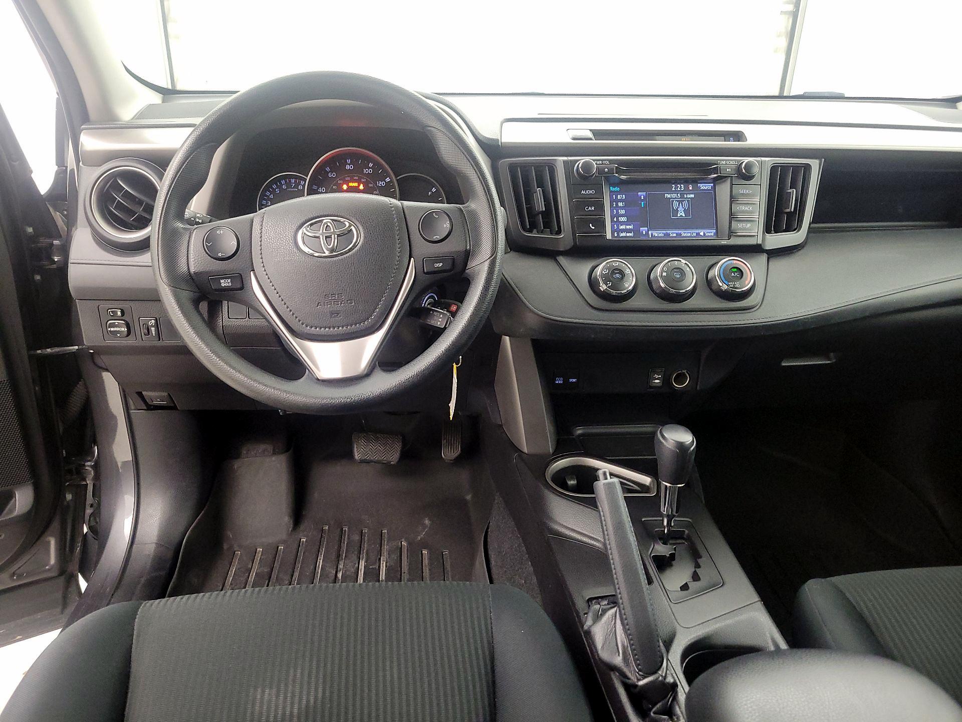 Thumbnail: 2016 Toyota RAV4 - 9