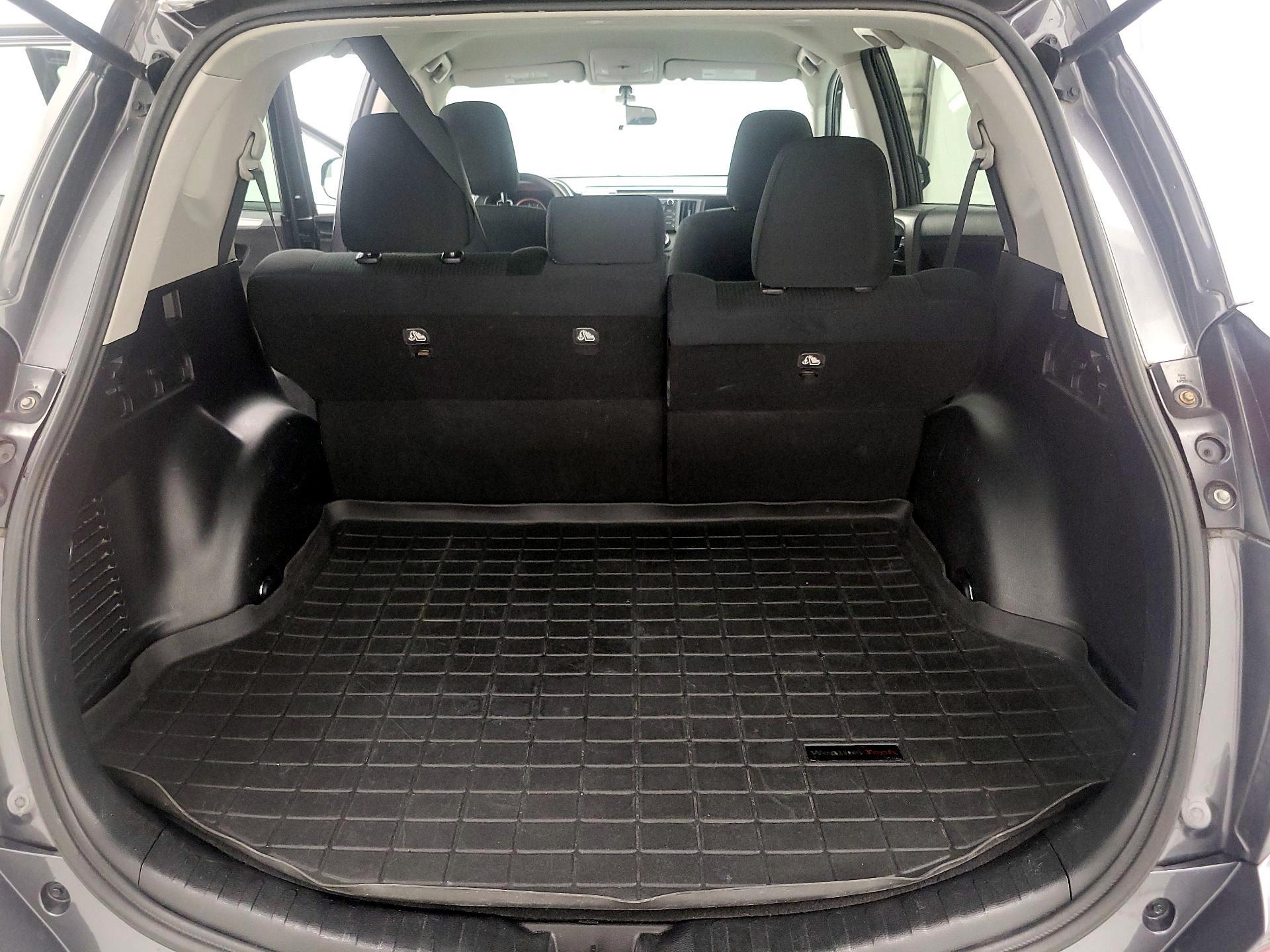 Thumbnail: 2016 Toyota RAV4 - 20