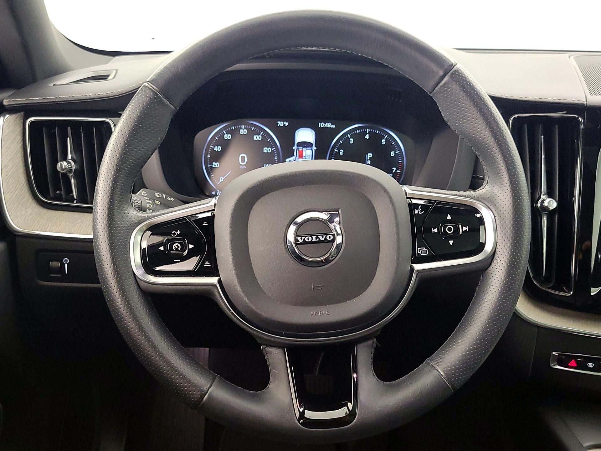 Thumbnail: 2019 Volvo XC60 - 10