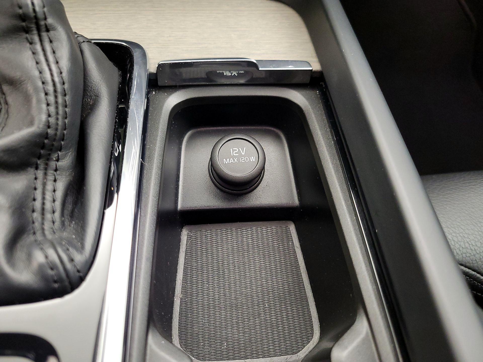 Thumbnail: 2019 Volvo XC60 - 19