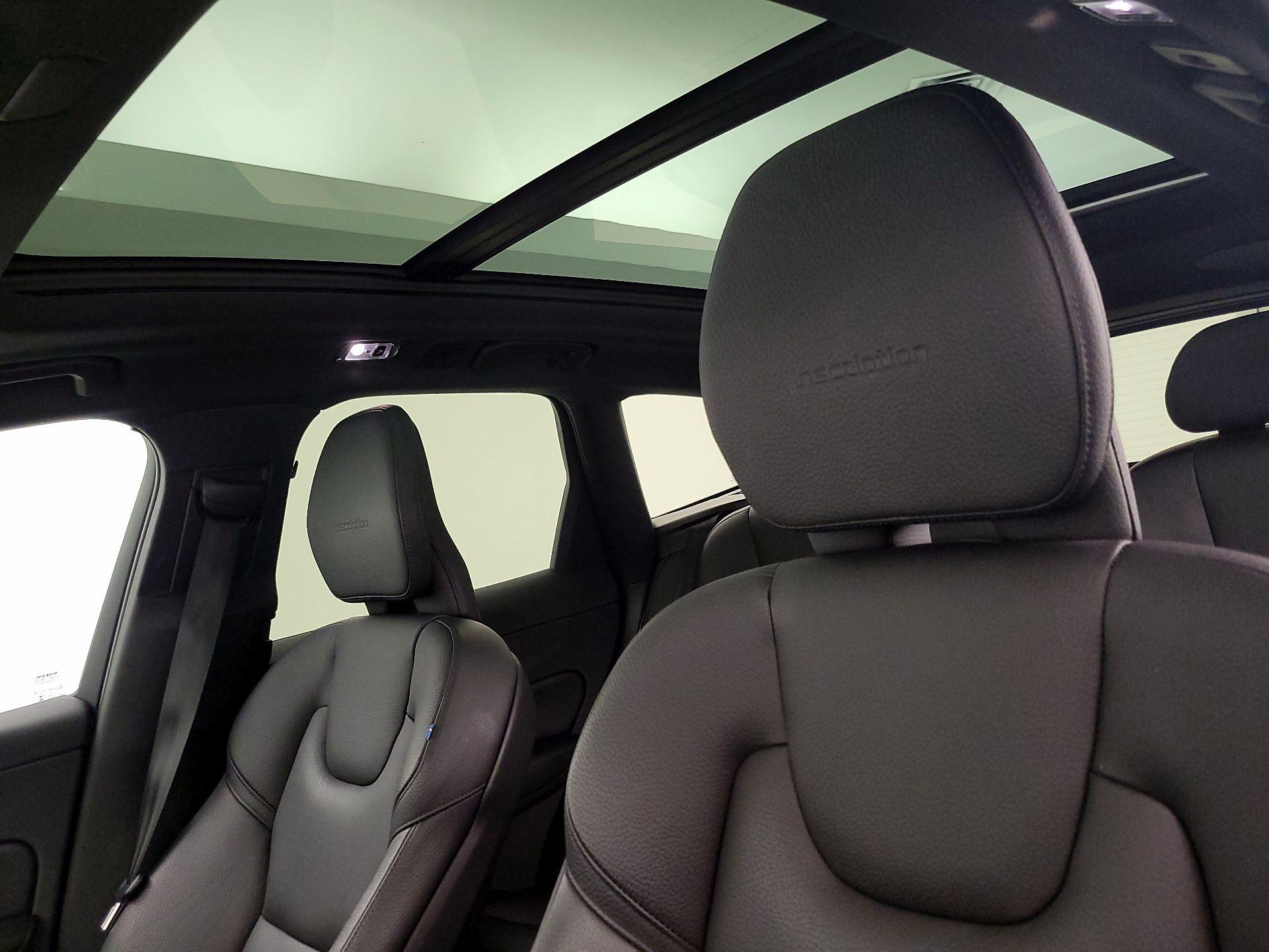 Thumbnail: 2019 Volvo XC60 - 20