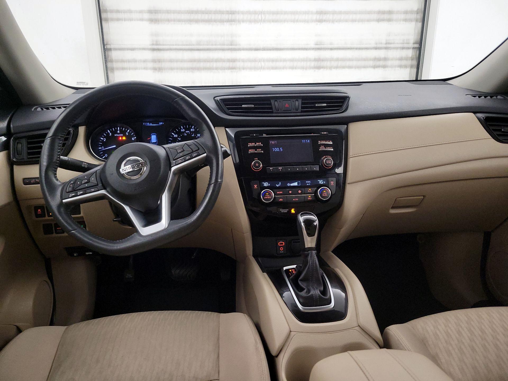 Thumbnail: 2017 Nissan Rogue - 9