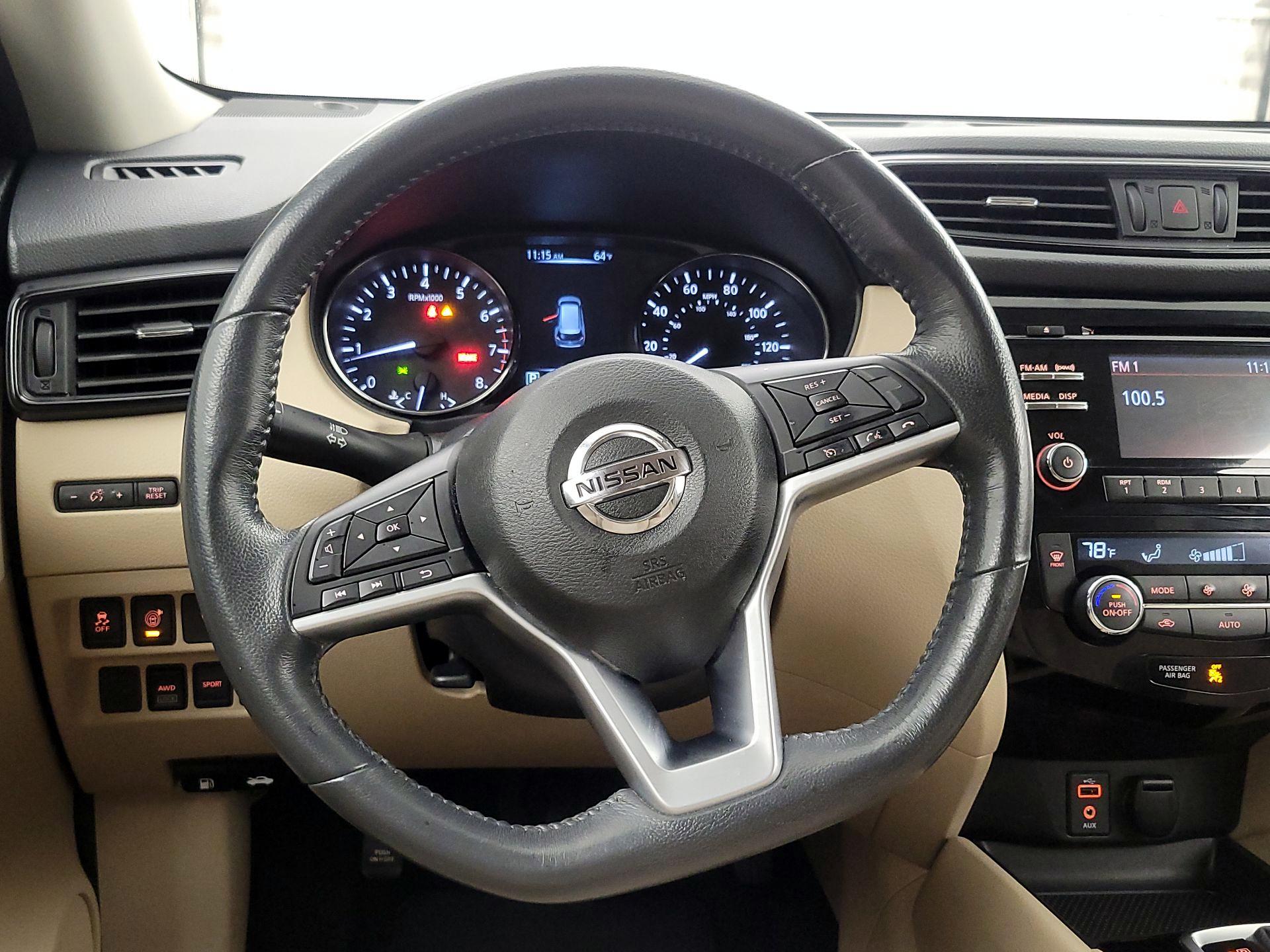 Thumbnail: 2017 Nissan Rogue - 10