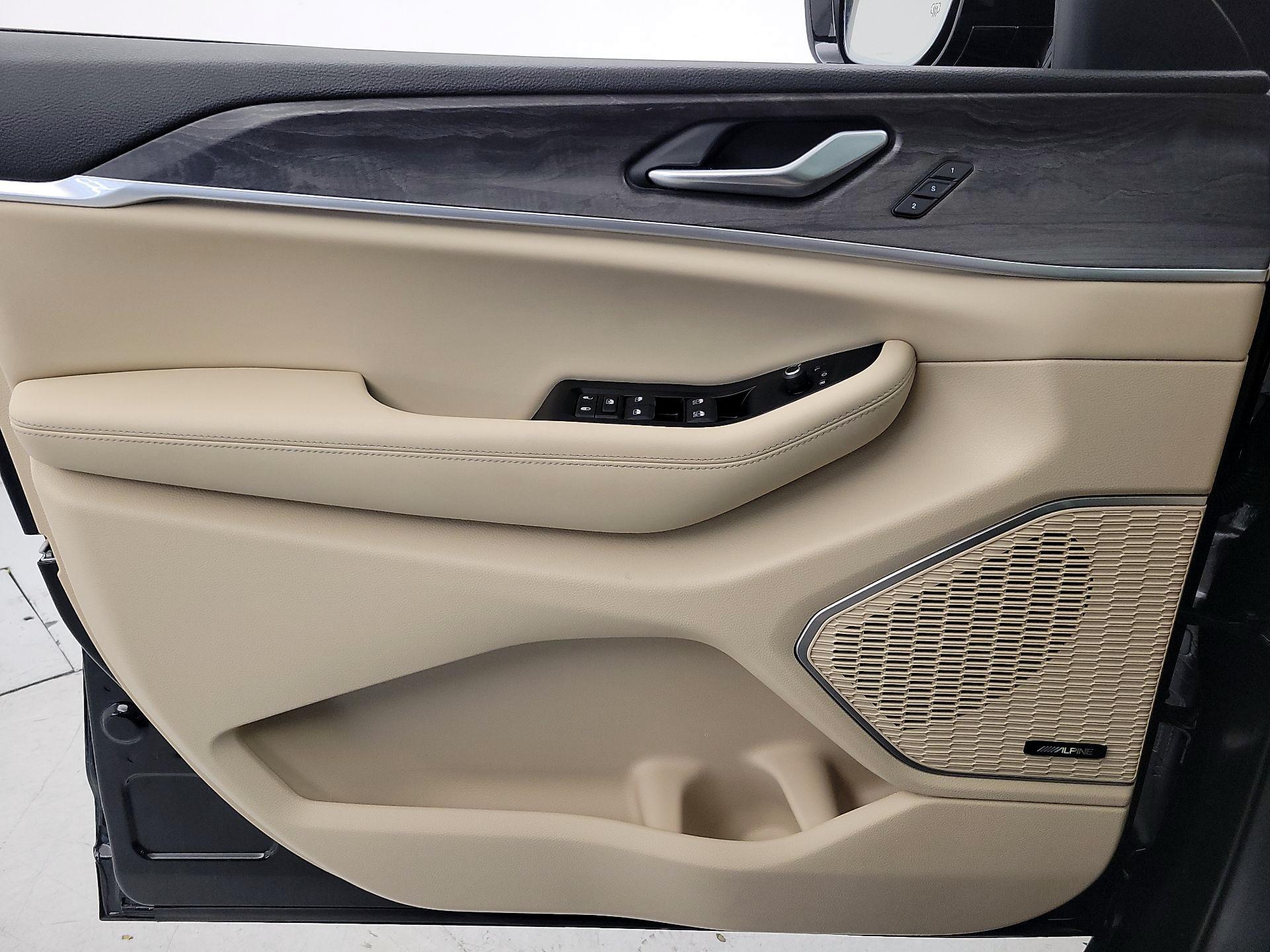 Thumbnail: 2025 Jeep Grand Cherokee - 12