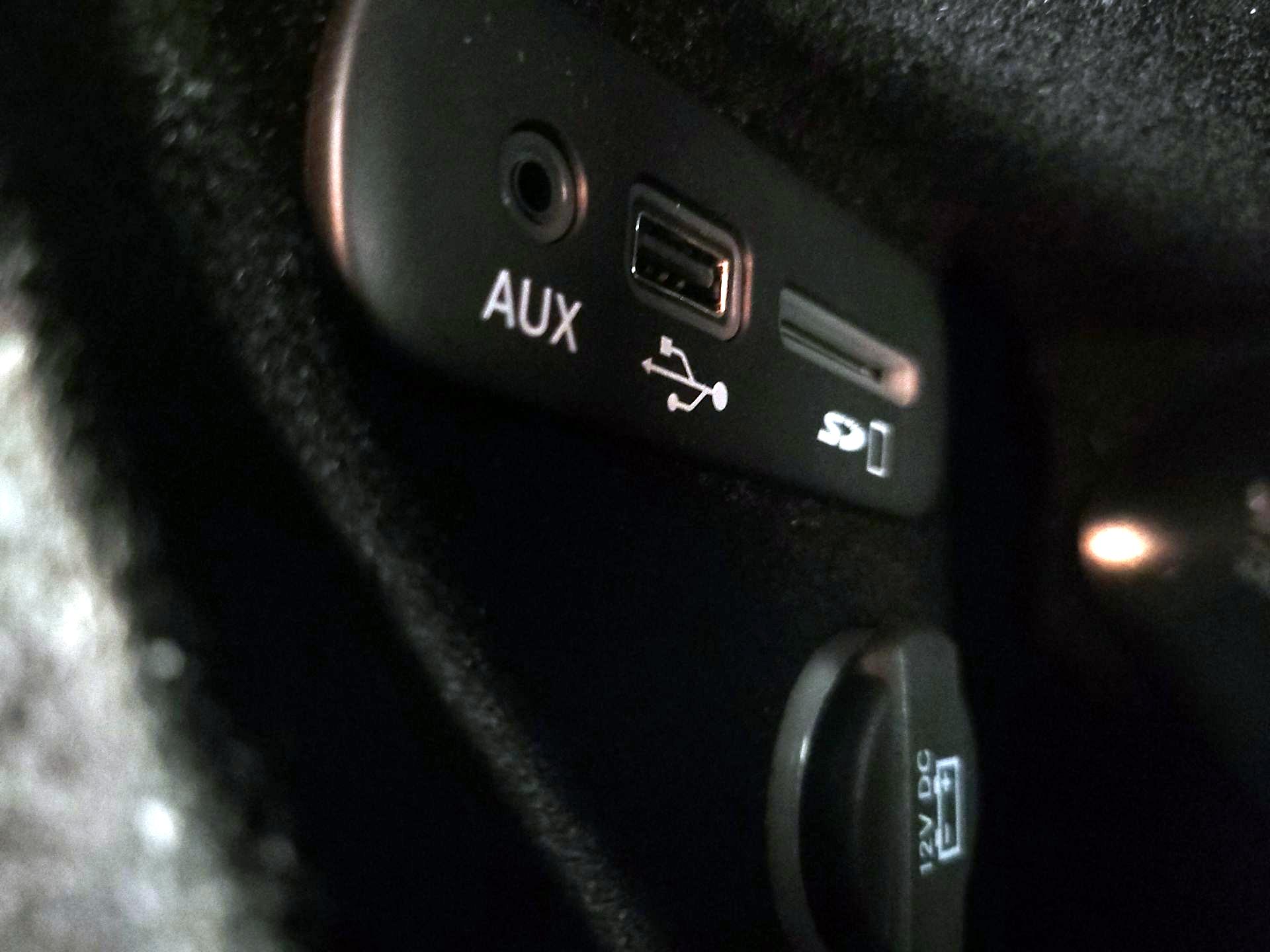 Thumbnail: 2015 Dodge Challenger - 19