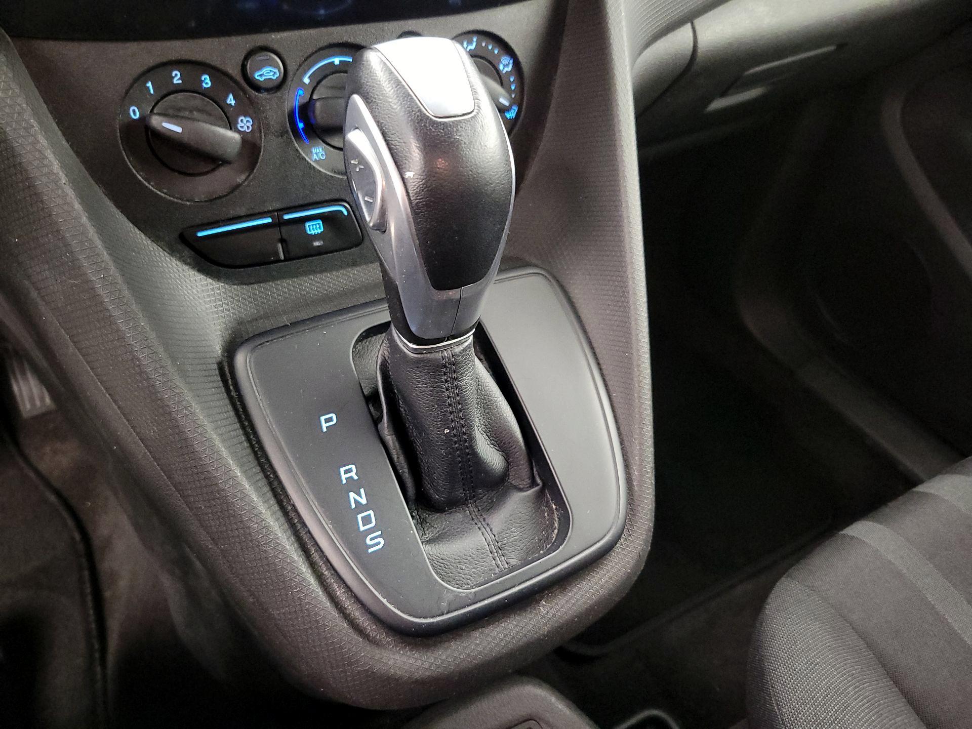 Thumbnail: 2016 Ford Transit Series - 17