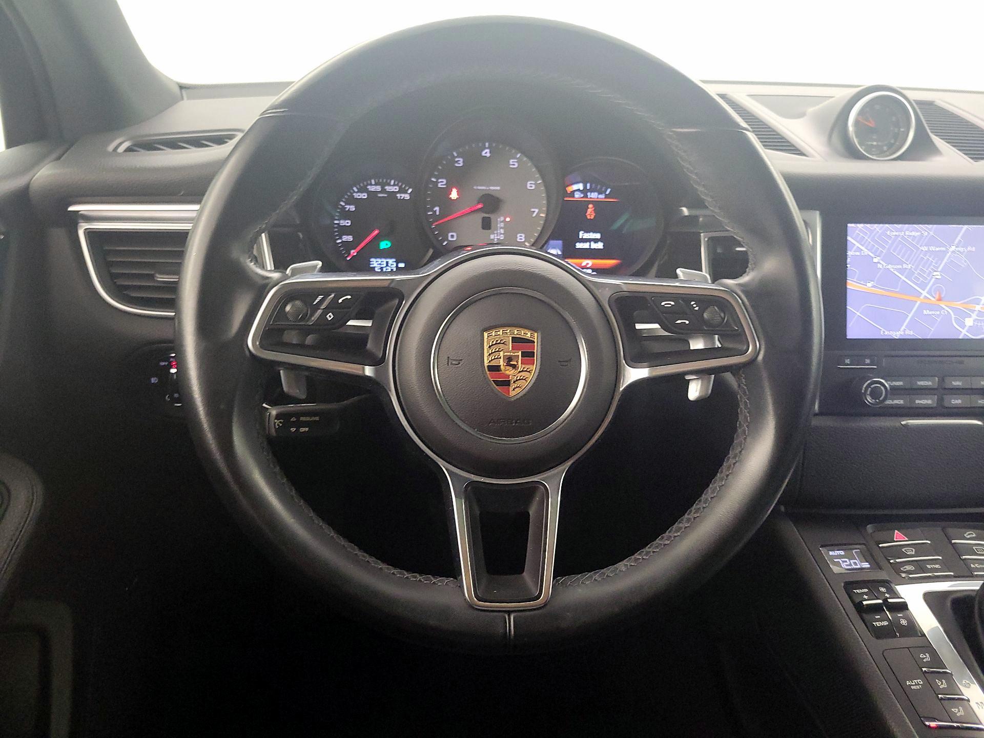 Thumbnail: 2018 Porsche Macan - 10