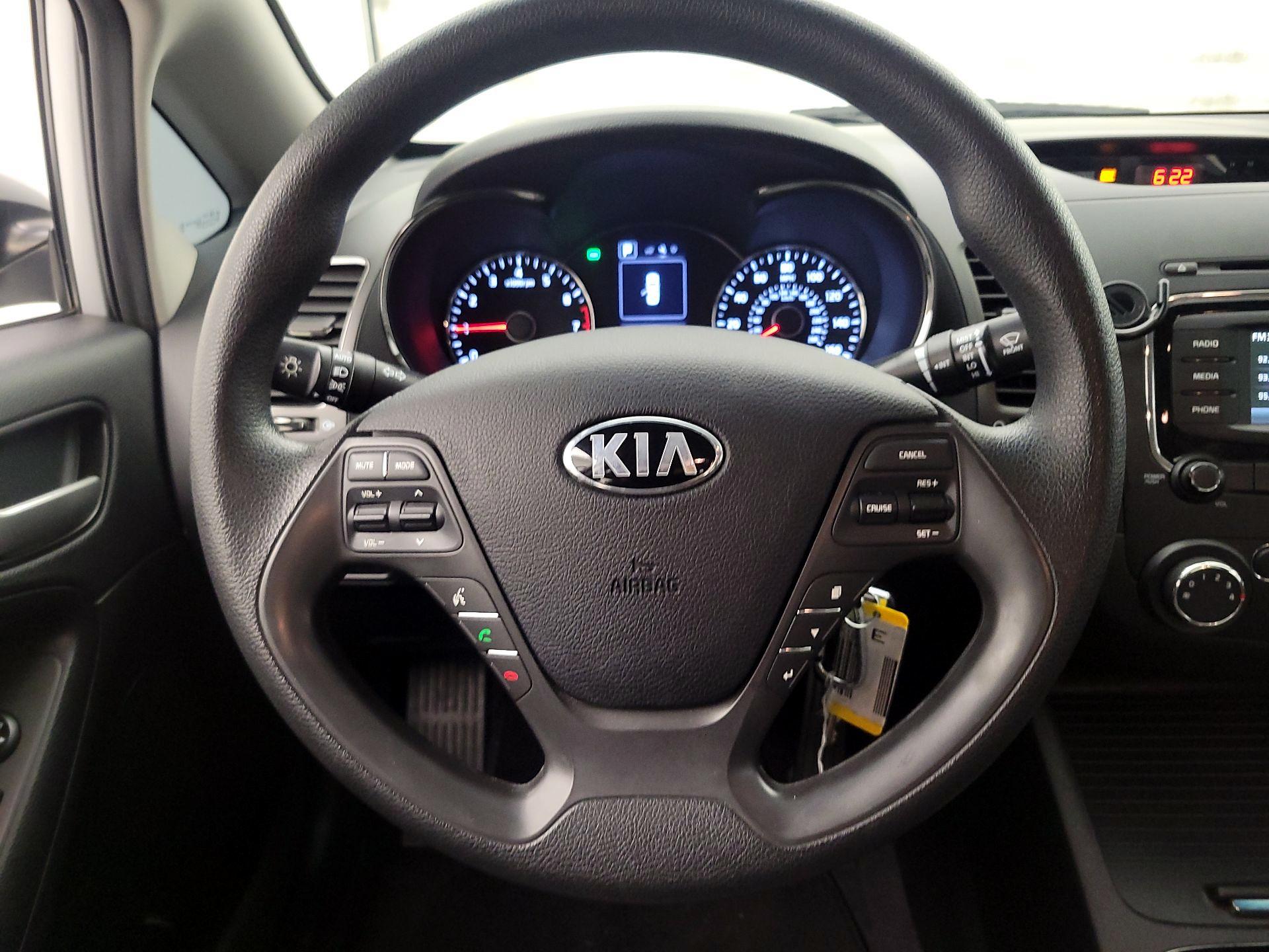 Thumbnail: 2017 Kia Forte - 10