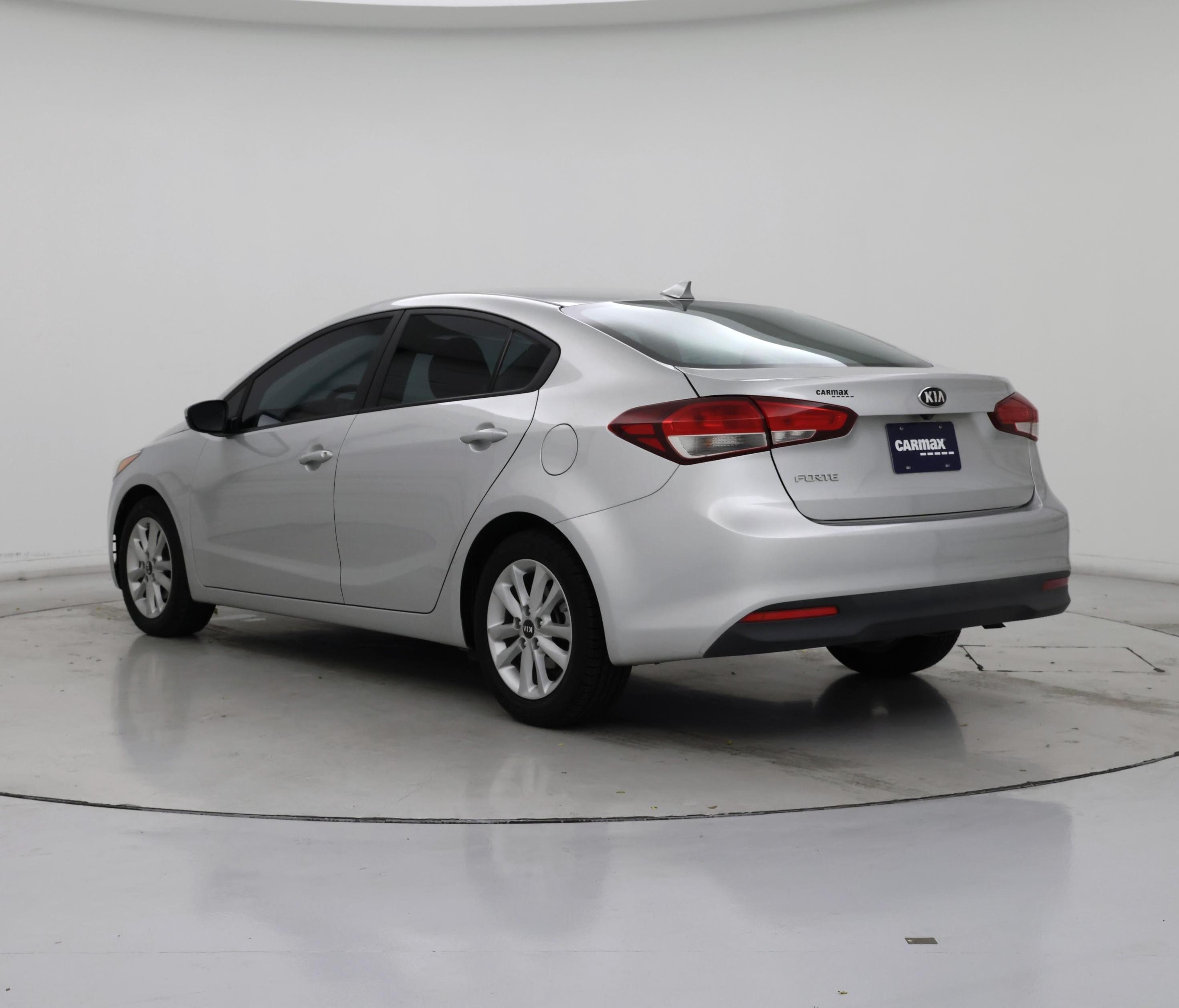 Thumbnail: 2017 Kia Forte - 2
