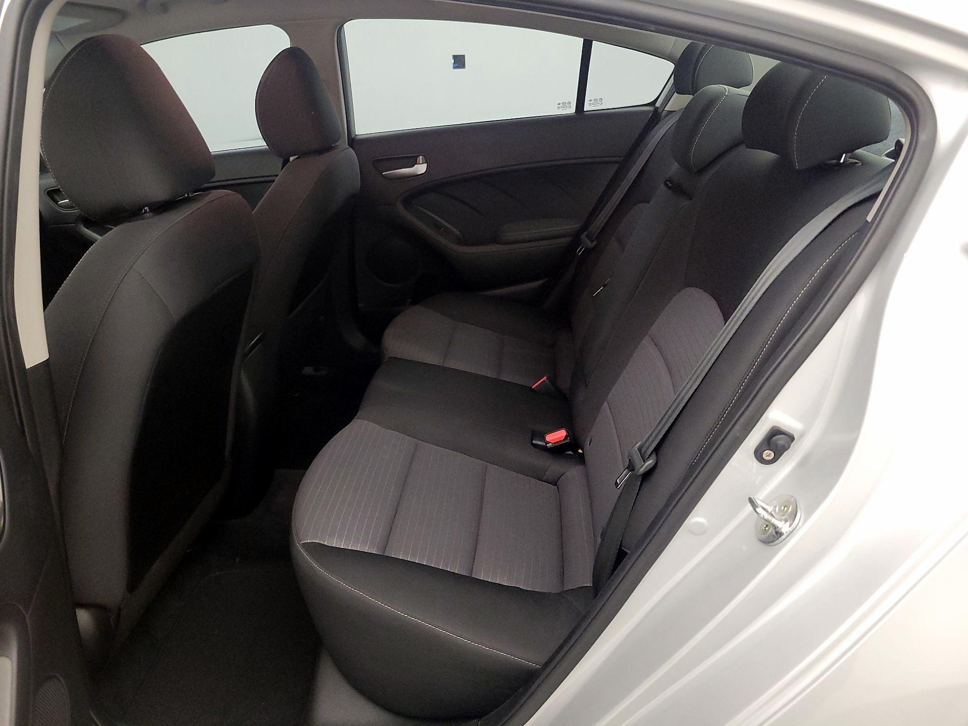 Thumbnail: 2017 Kia Forte - 19