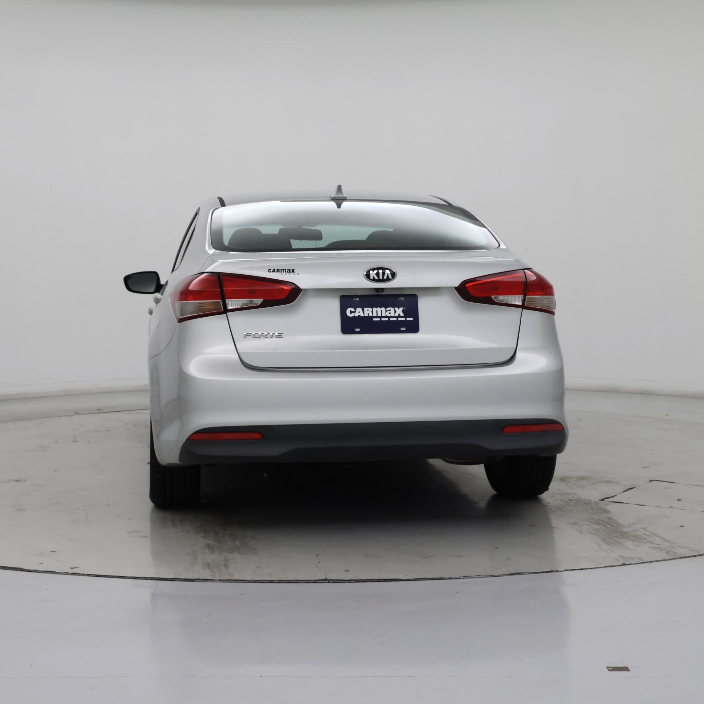 Thumbnail: 2017 Kia Forte - 6