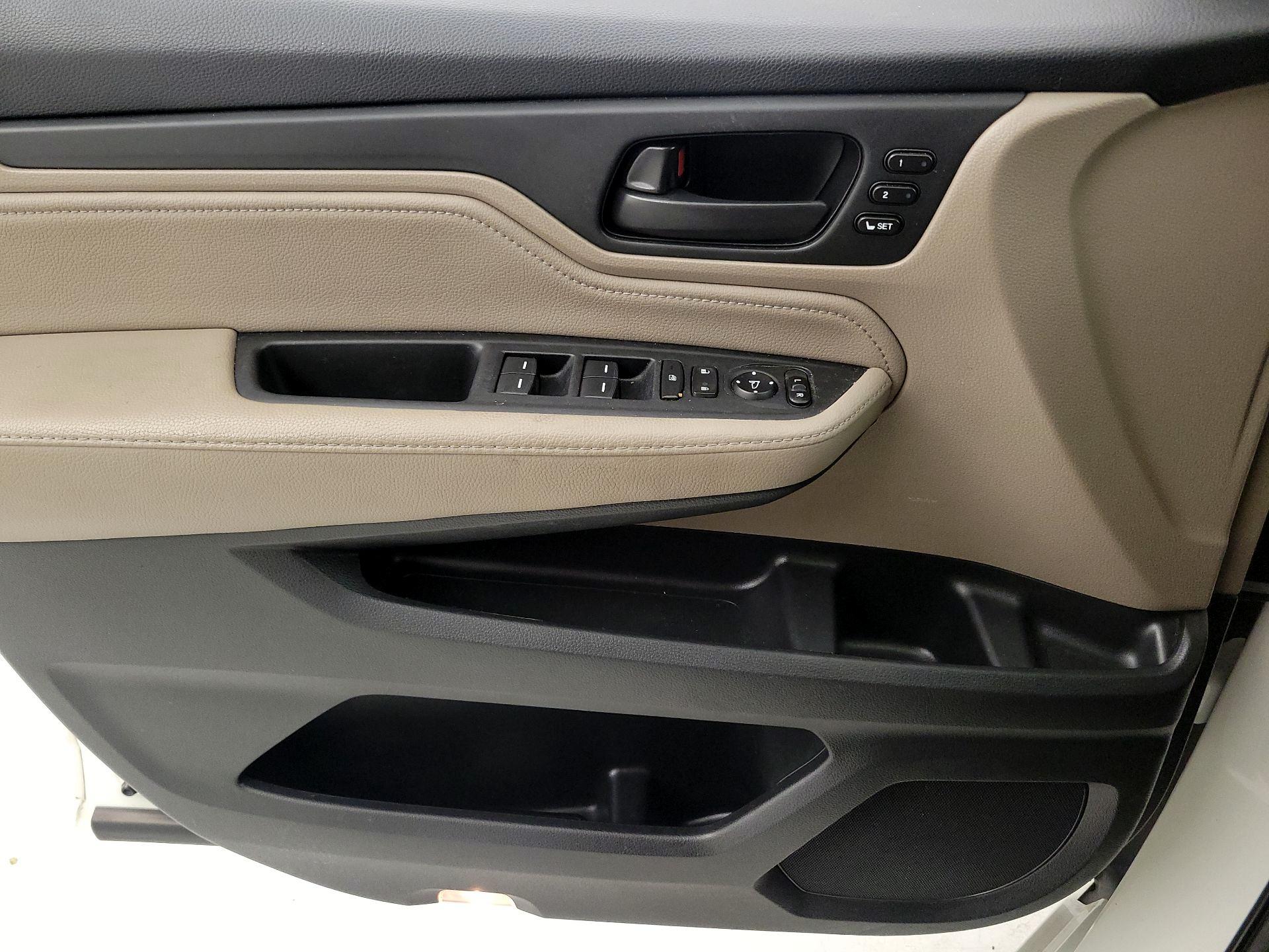 Thumbnail: 2019 Honda Odyssey - 12