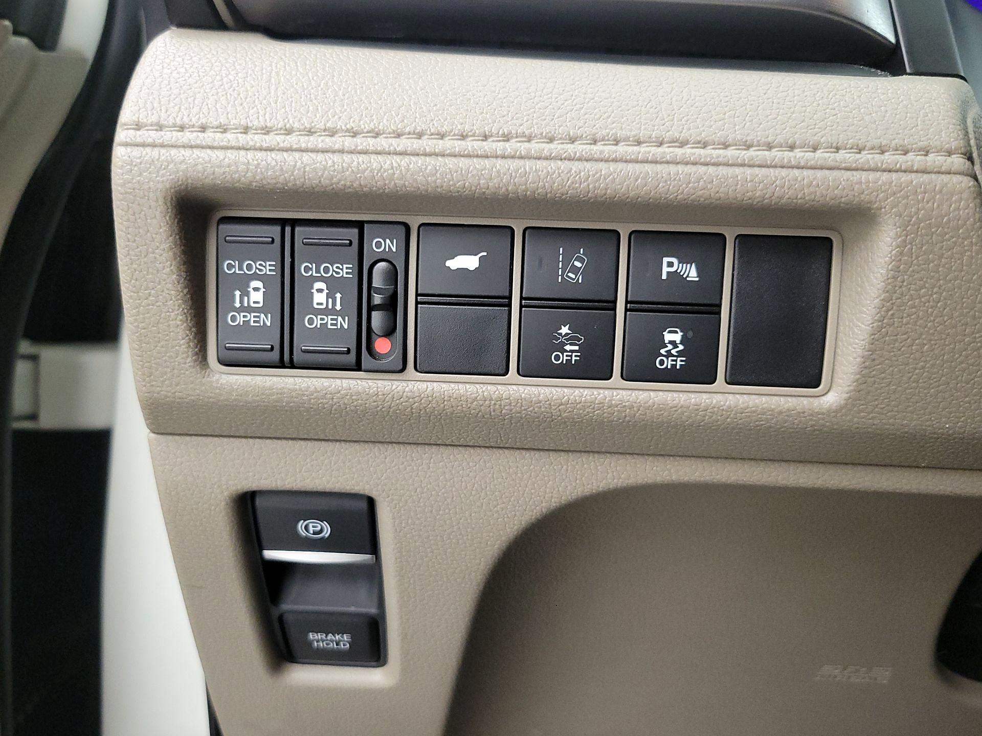 Thumbnail: 2019 Honda Odyssey - 13