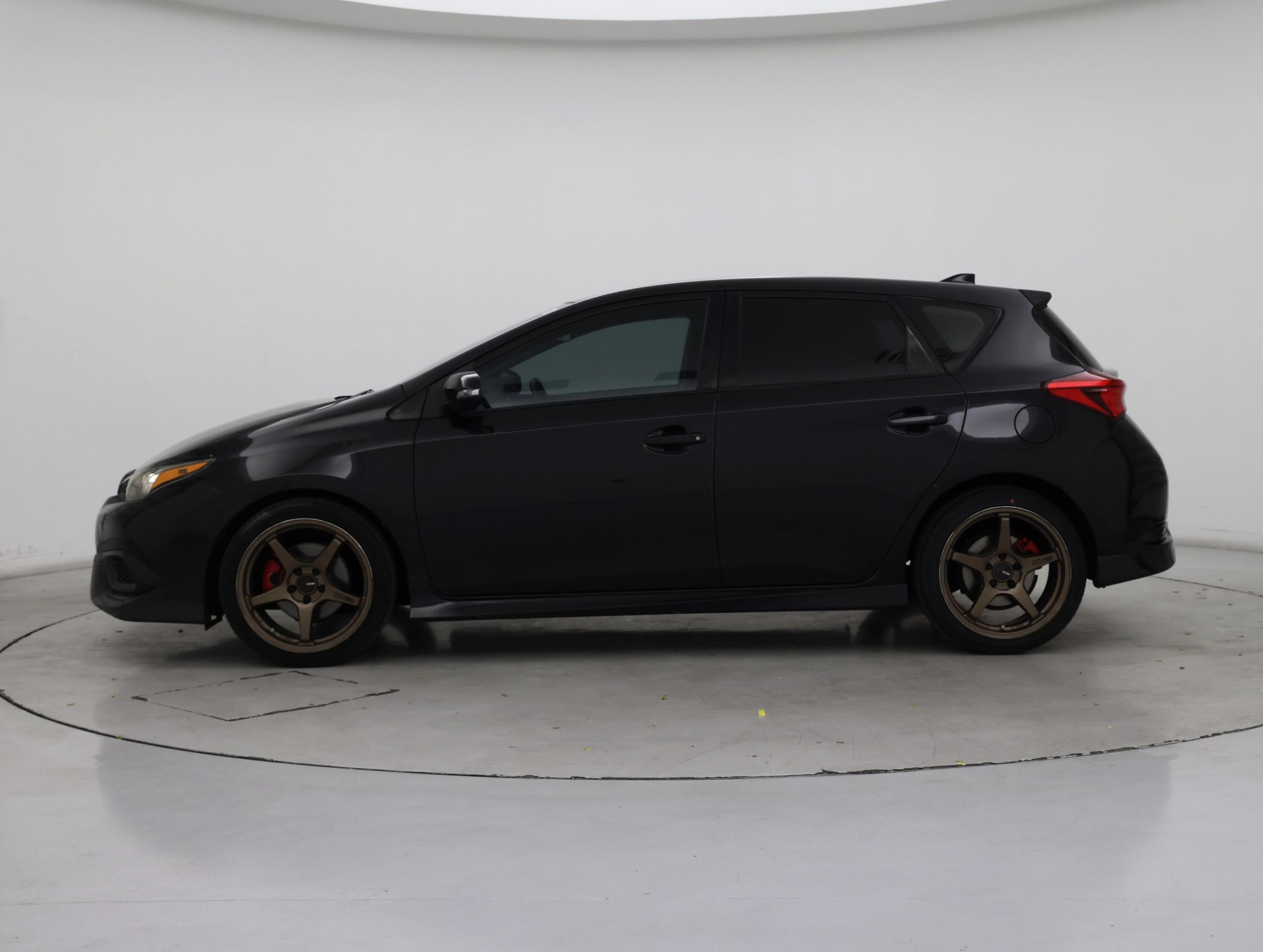 Thumbnail: 2017 Toyota Corolla iM - 3