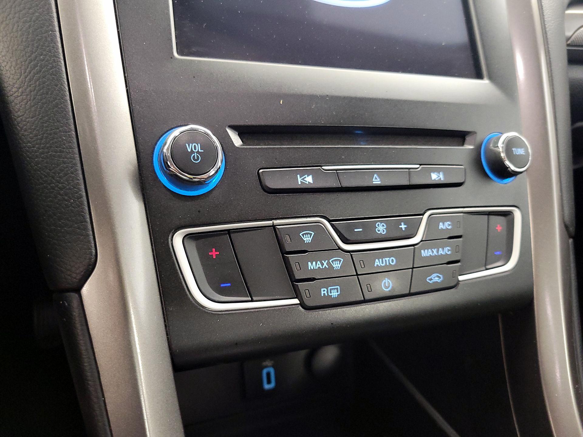Thumbnail: 2018 Ford Fusion - 16