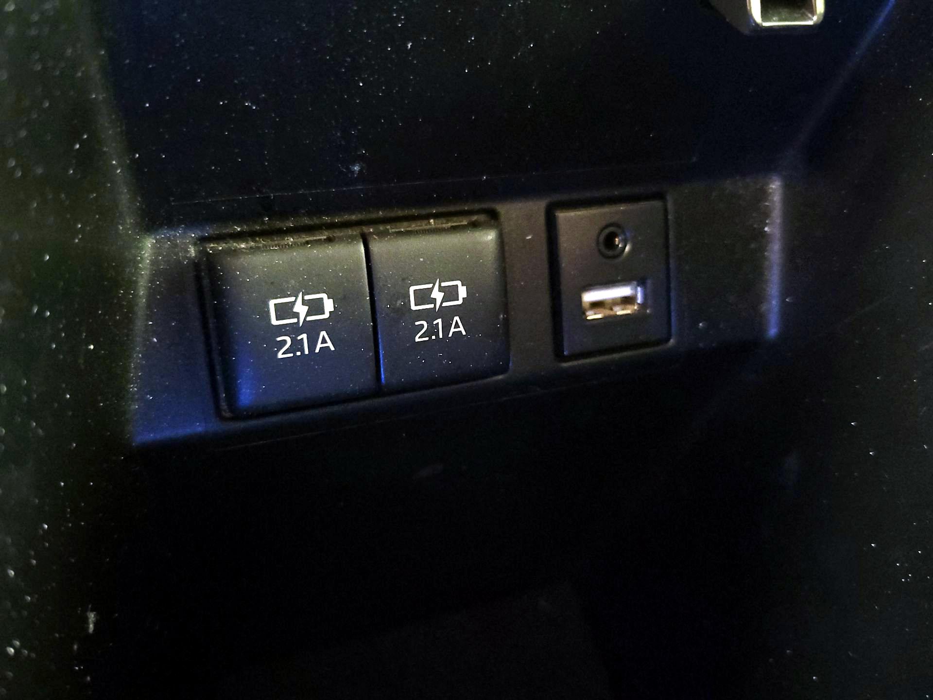 Thumbnail: 2020 Toyota Avalon - 19