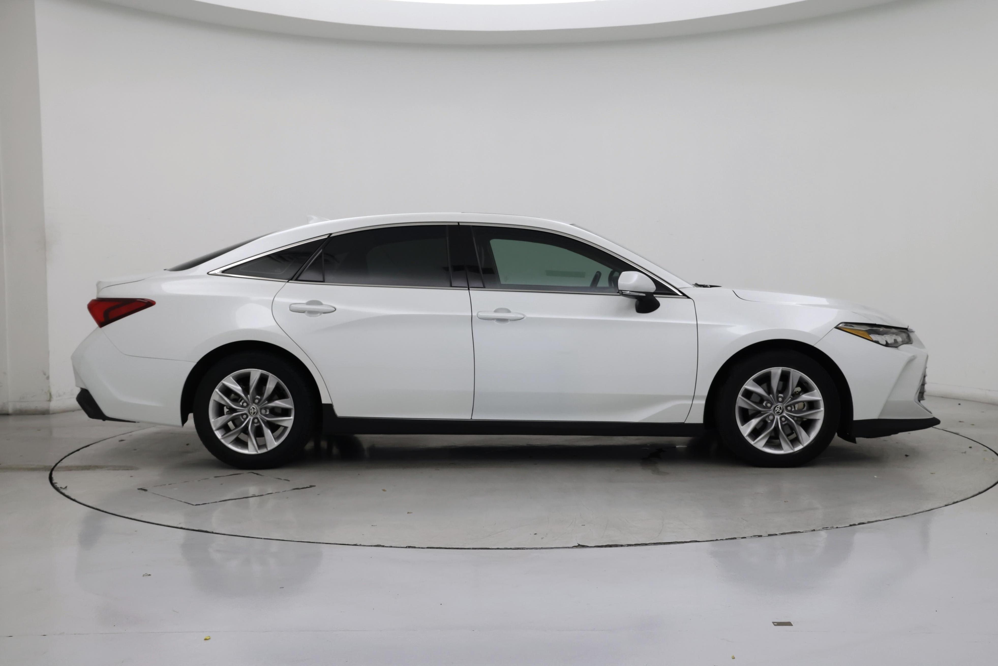 Thumbnail: 2020 Toyota Avalon - 7