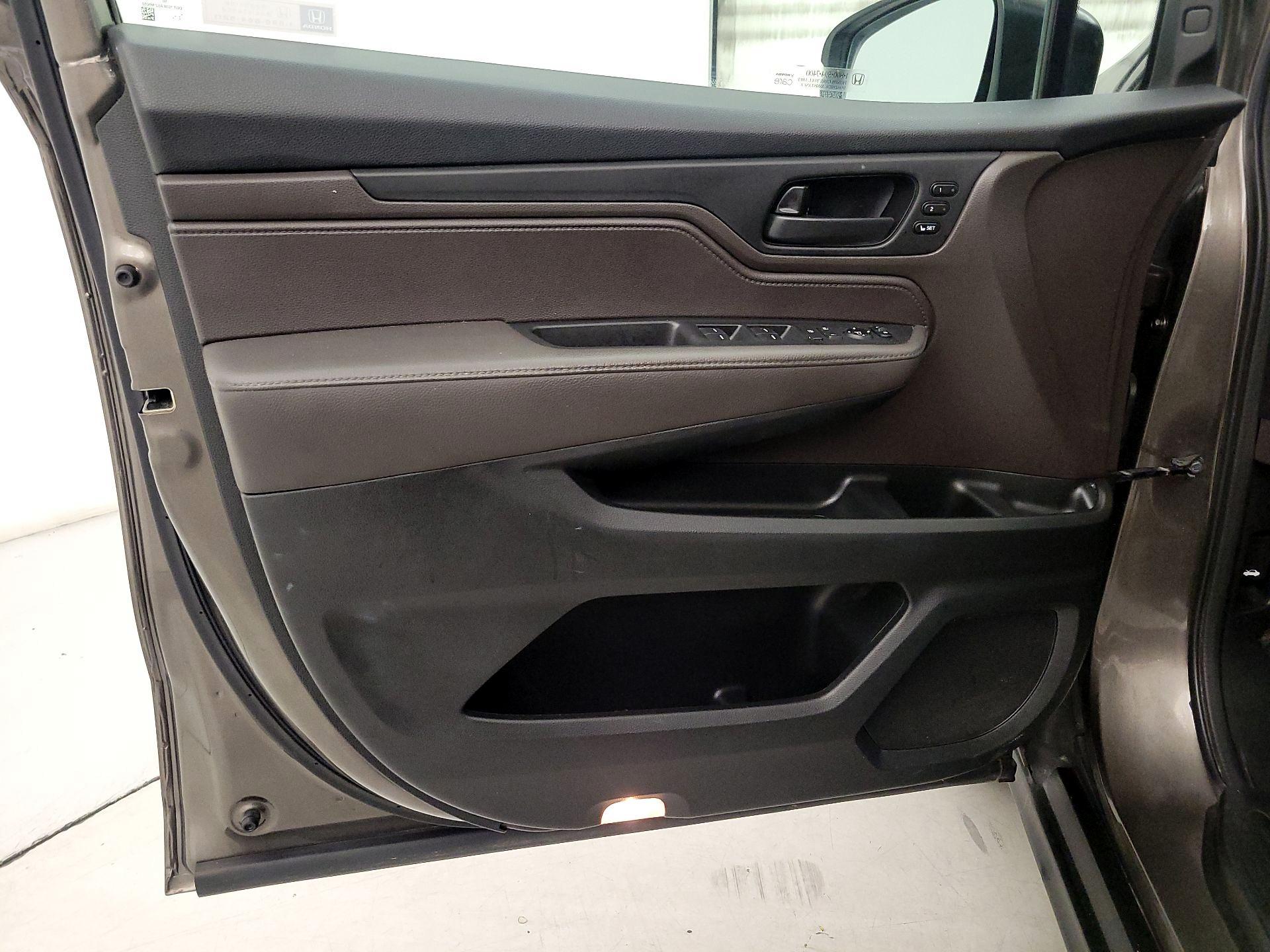 Thumbnail: 2018 Honda Odyssey - 12