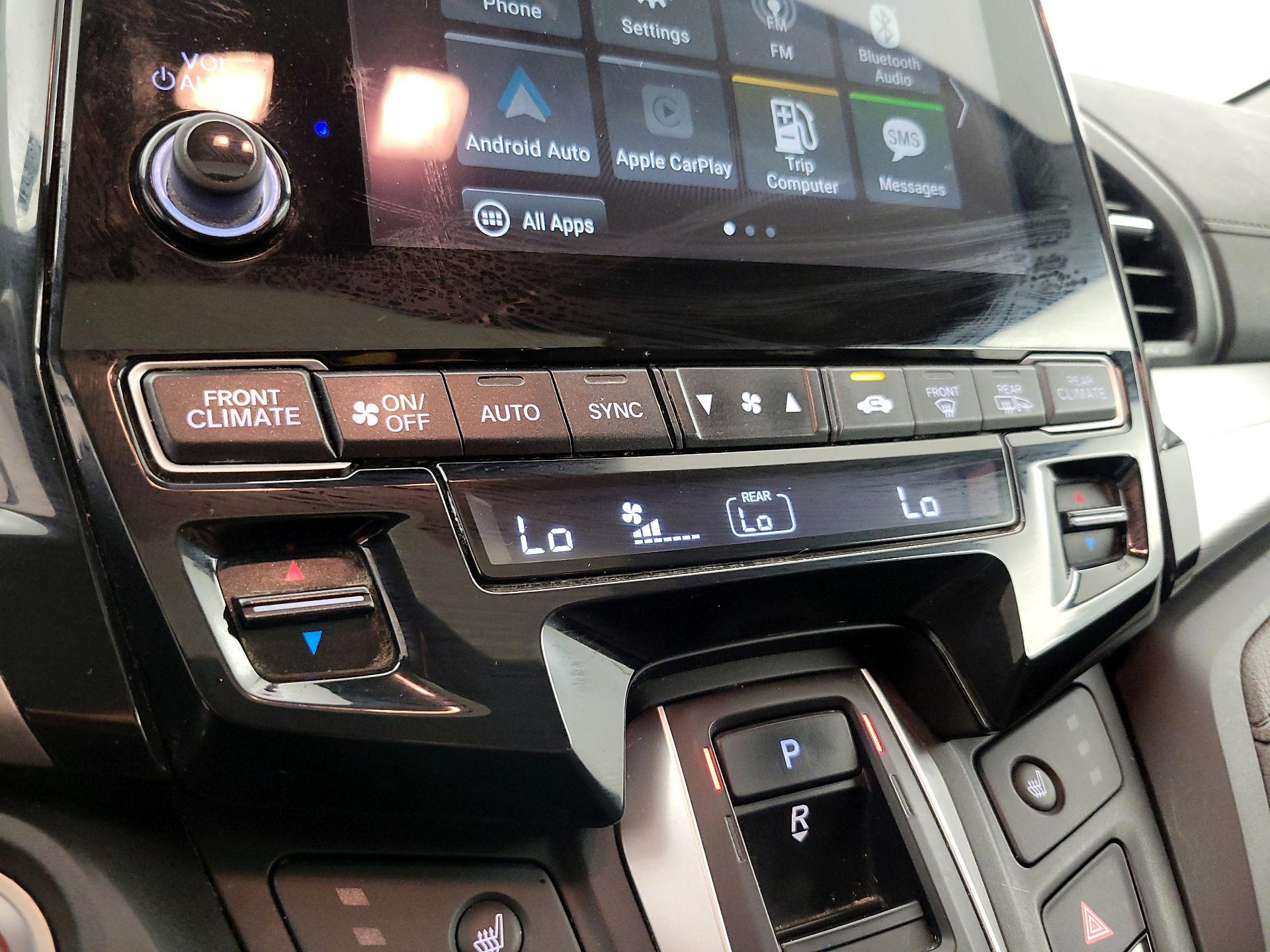 Thumbnail: 2018 Honda Odyssey - 16